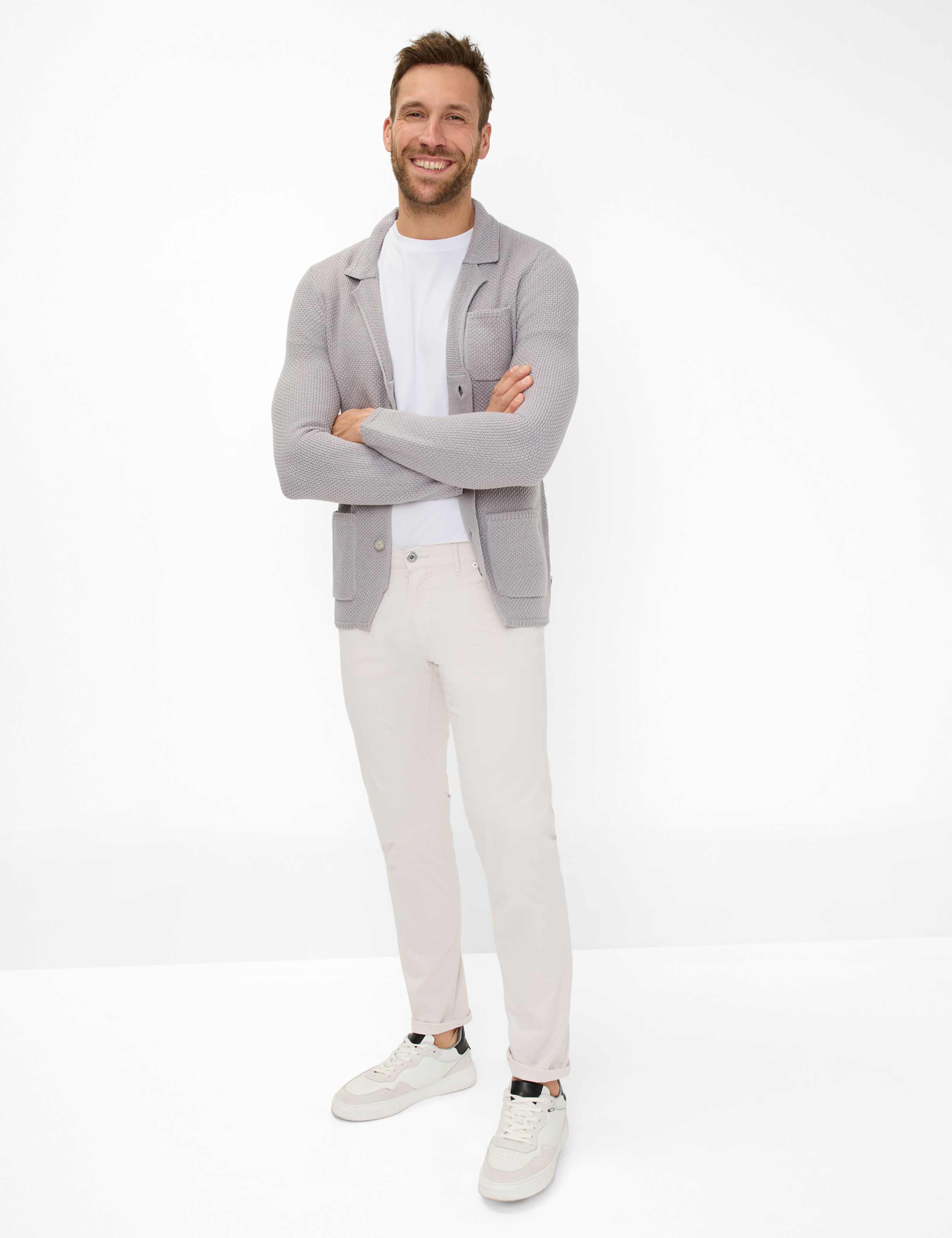 Herren Style CHUCK Hellbeige Modern Fit Model Outfit