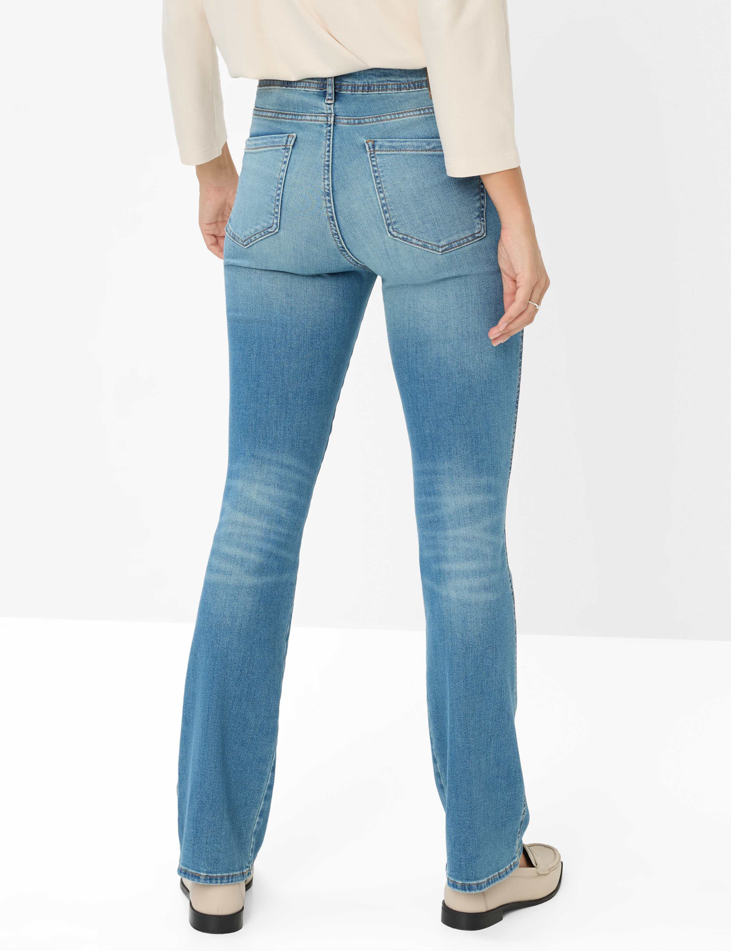 Damen Style SHAKIRA Denim Blau Slim Fit Model Rueck