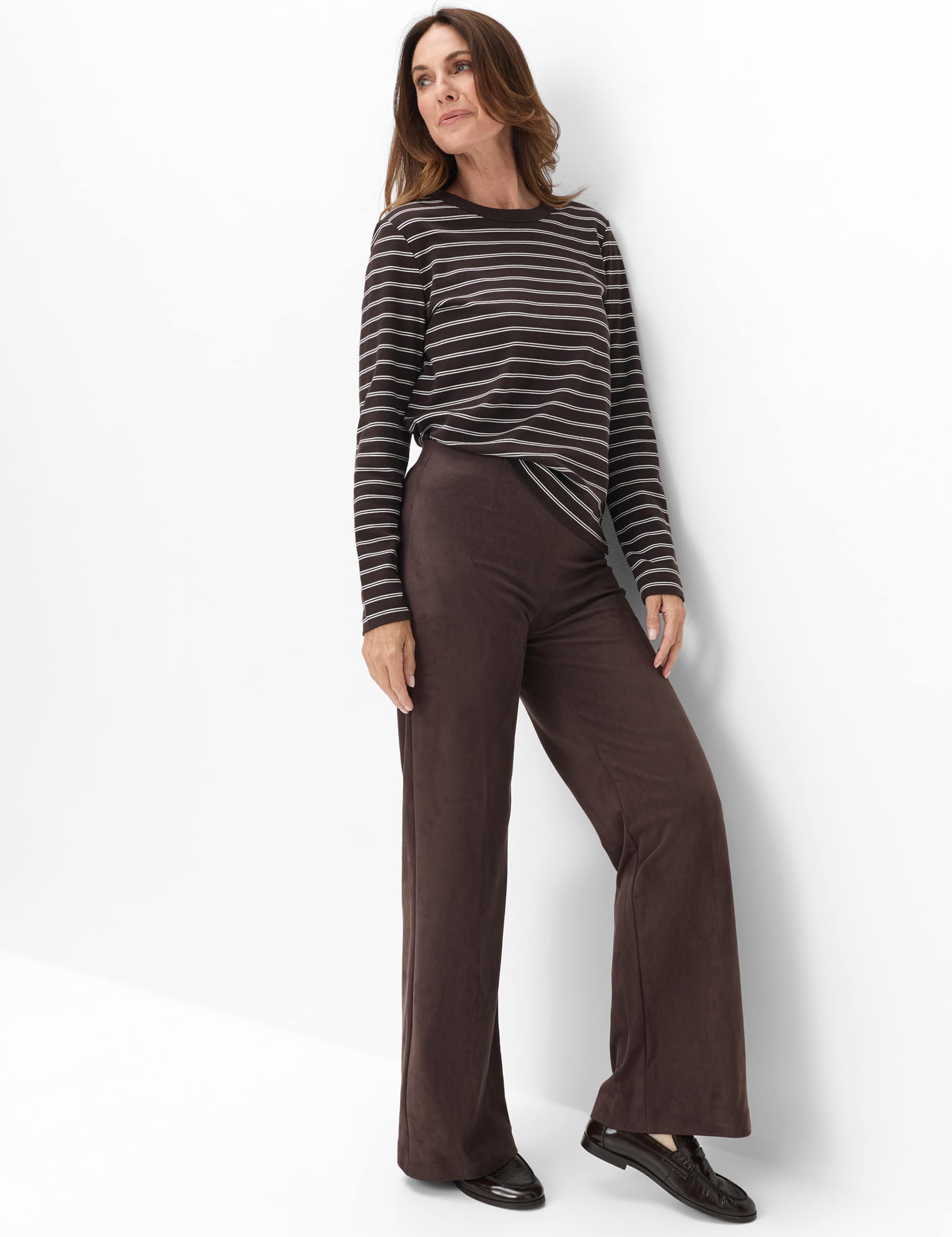 Women Style LILLYTH FLARED Dark Brown Super Slim fit Model Outfit