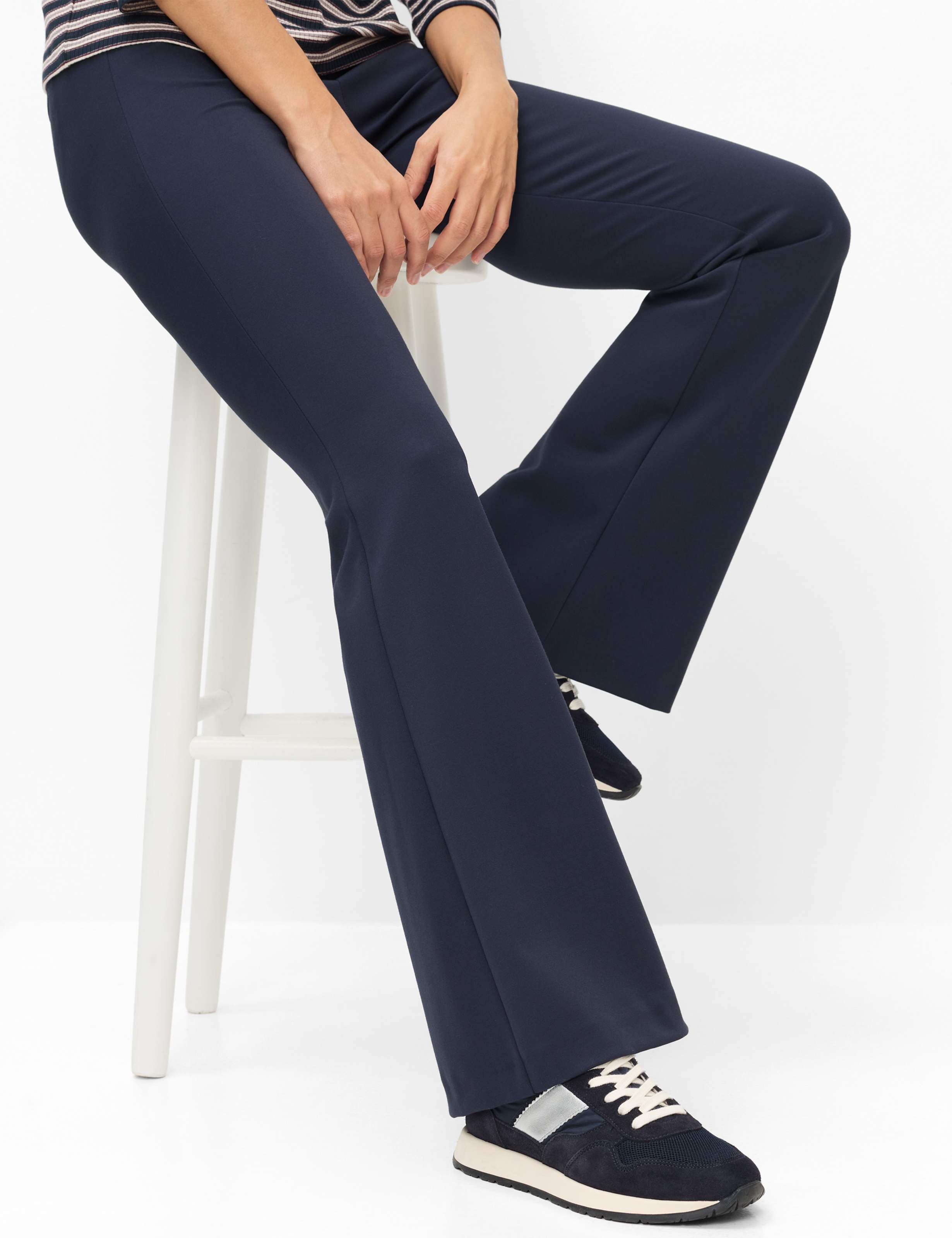 Damen Style SHAKIRA Dunkelblau Slim Fit Detail 1
