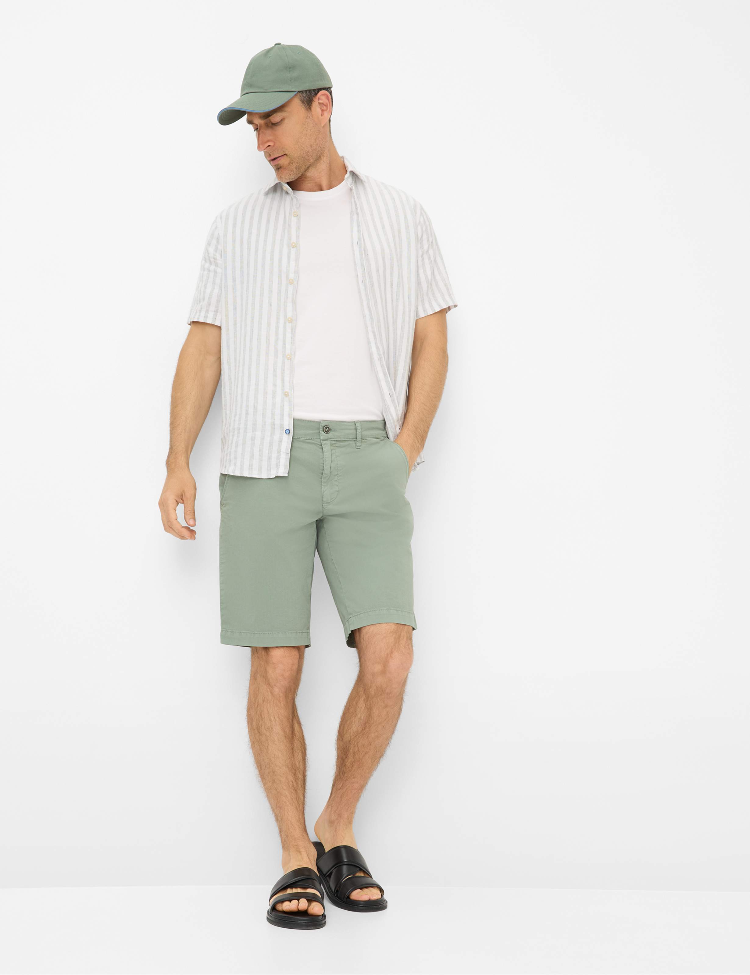 Herren Style BURT Hellgrün Regular Fit Model Outfit