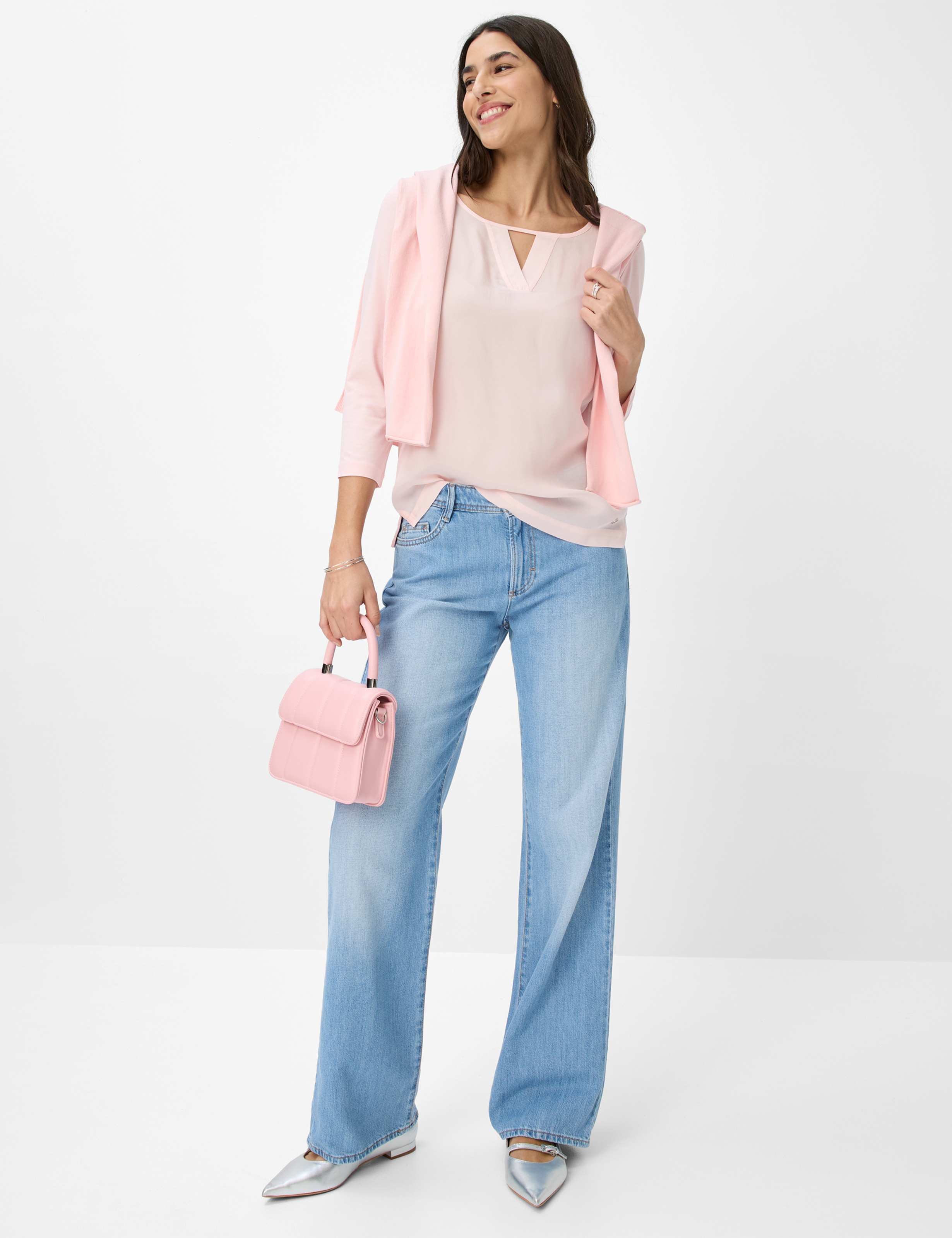 Femme Style CLARISSA Rose  Tenue du mannequin