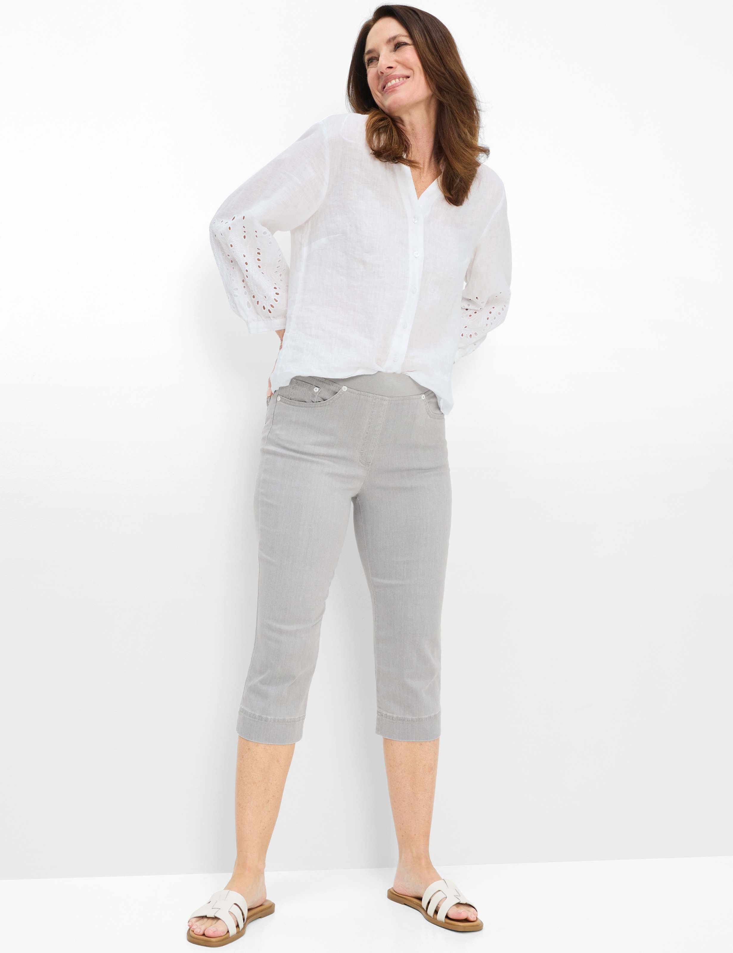 Femme Style PAMINA CAPRI Denim Gris Clair Slim Fit Tenue du mannequin