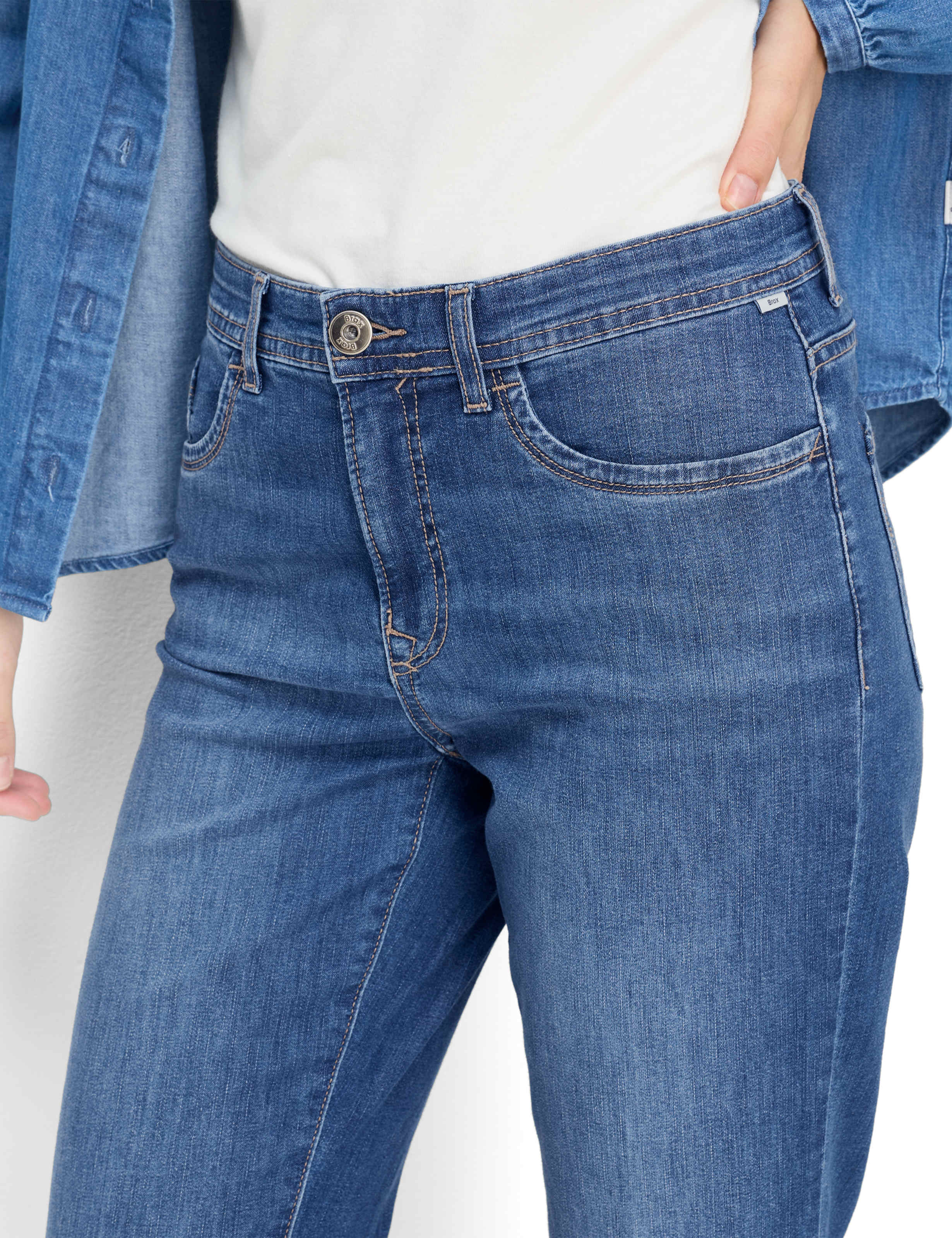 Dame Style CAROLA S Denim Blå Feminine Fit Detalje 2