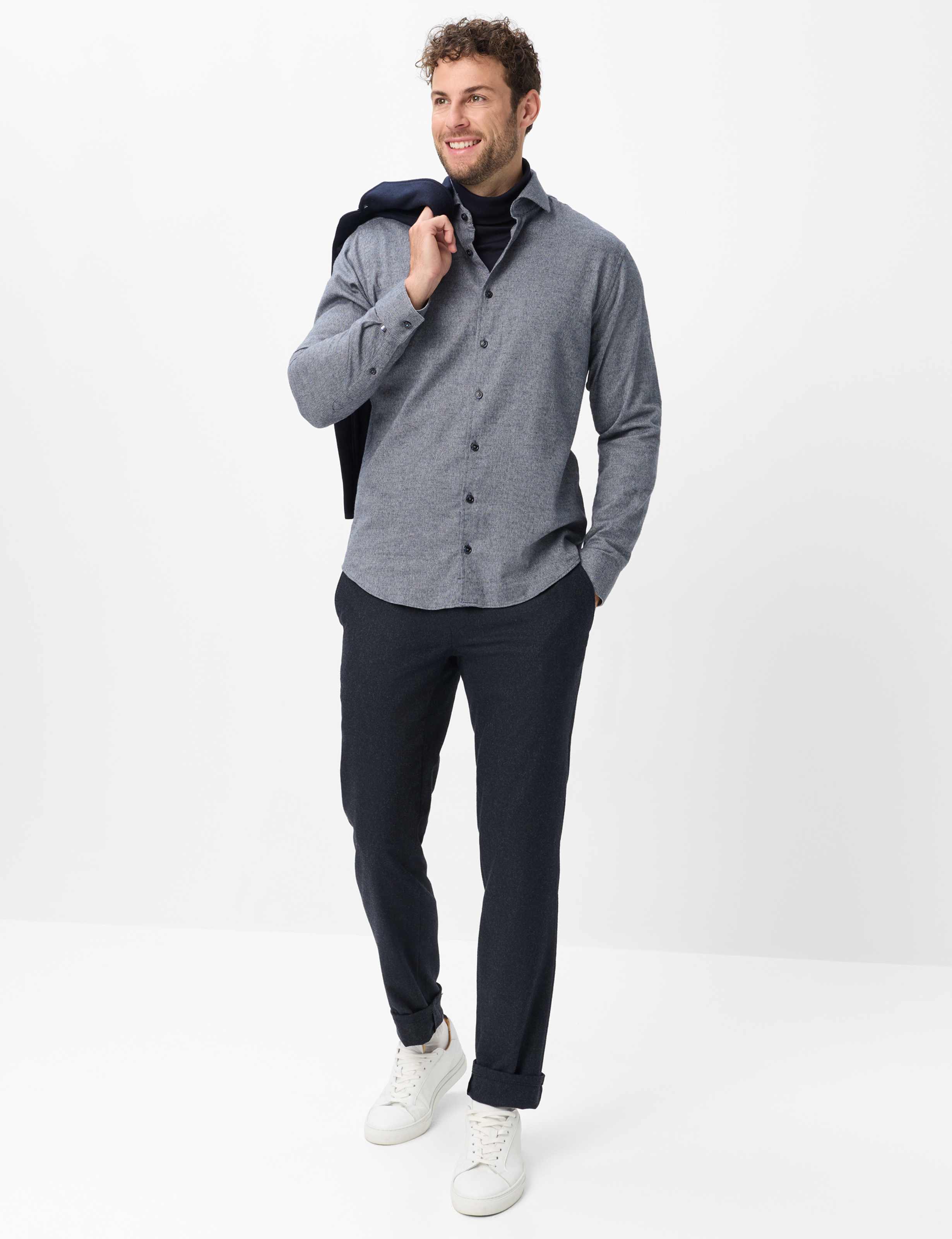 Homme Style HAROLD Bleu Foncé  Tenue du mannequin