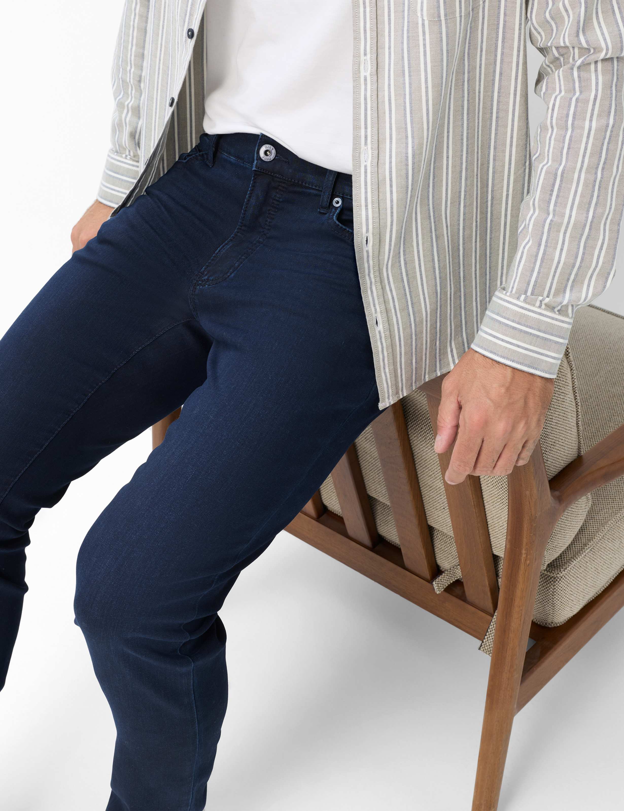 Herren Style CHUCK Denim Dunkelblau Modern Fit Detail 1