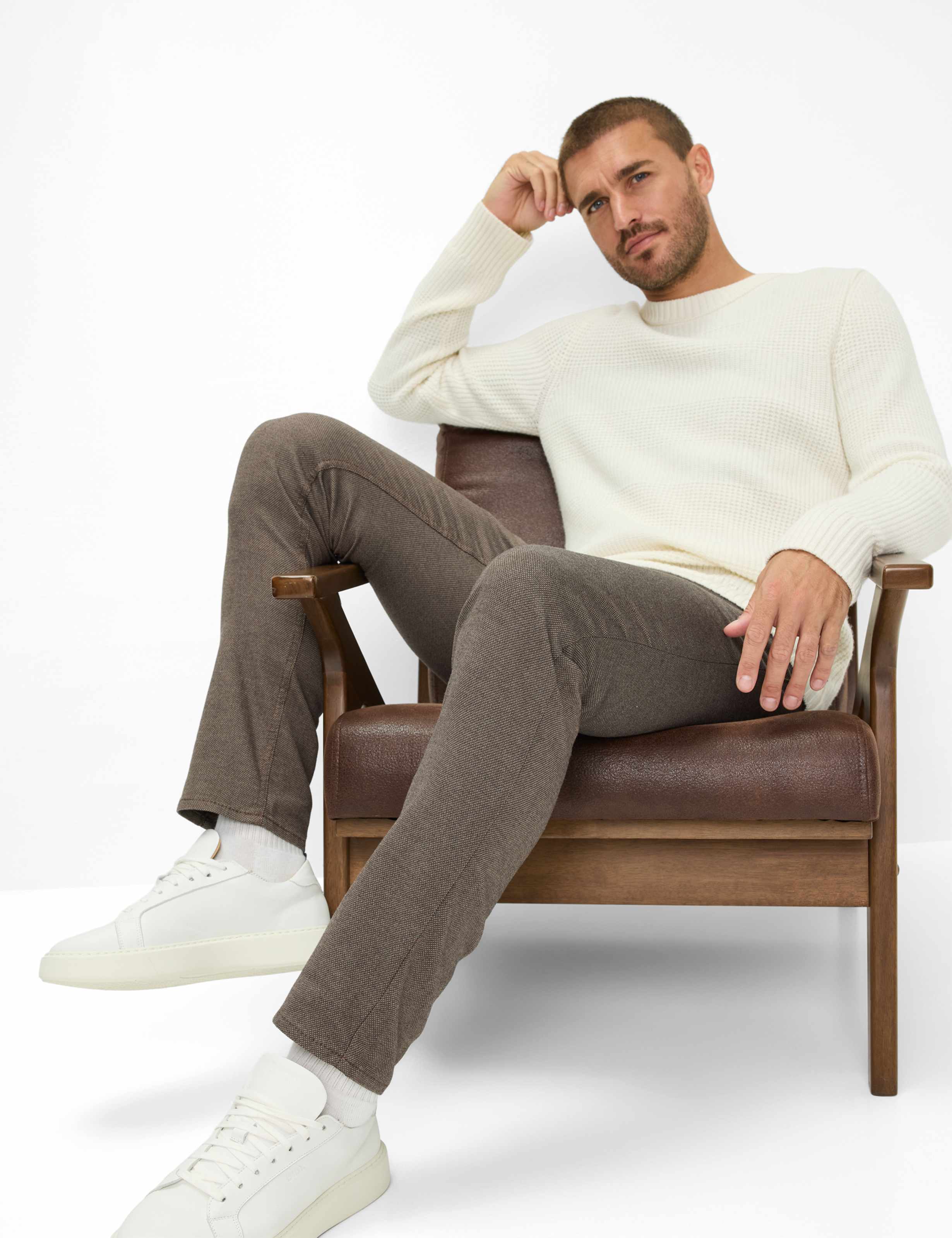 Herren Style COOPER Braun Regular Fit Detail 1
