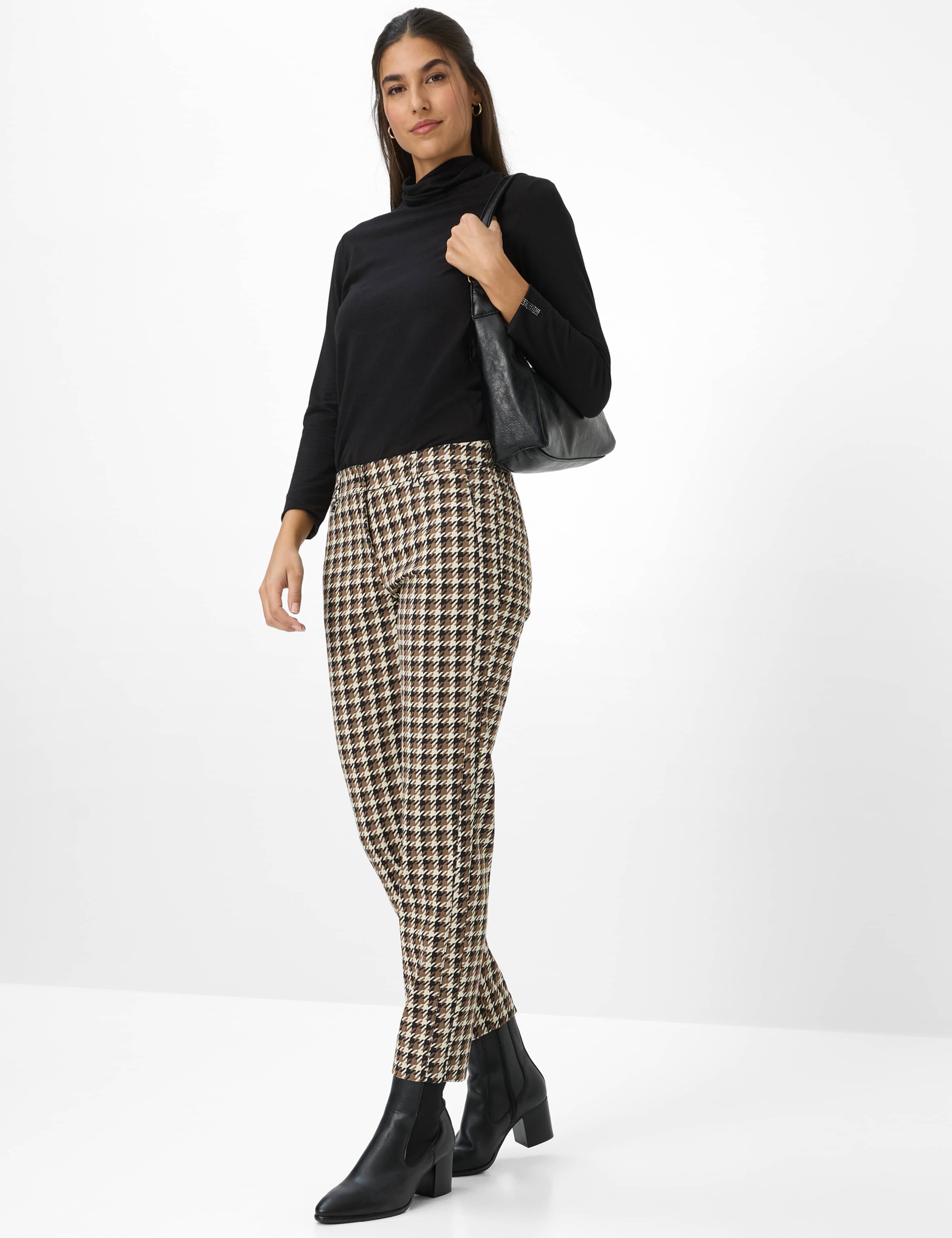 Women Style MARON S Light Brown Regular Fit Model Outfit