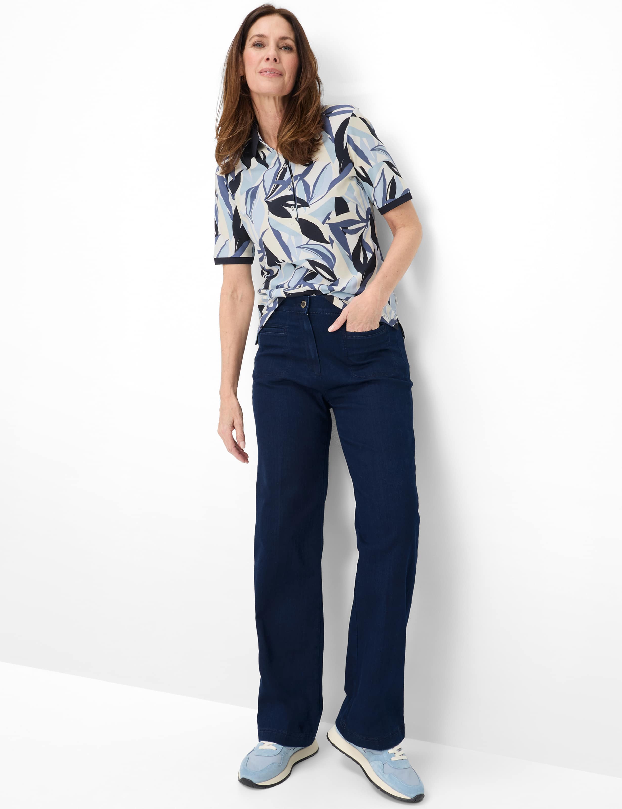 Dame Style PEGGY FLARED Denim Mørkeblå Slim Fit Model Outfit