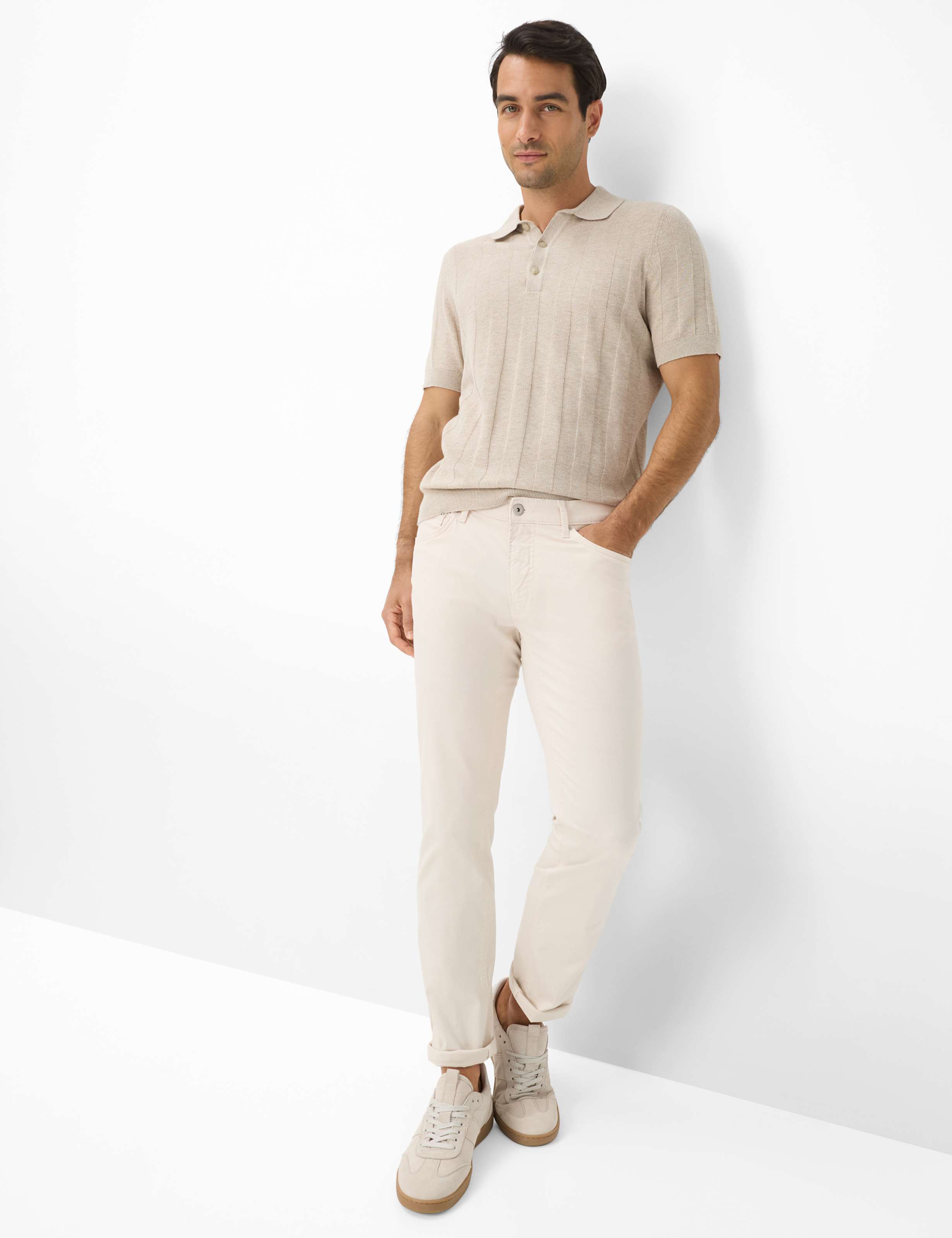 Men Style CHUCK Light Beige Modern Fit Model Outfit