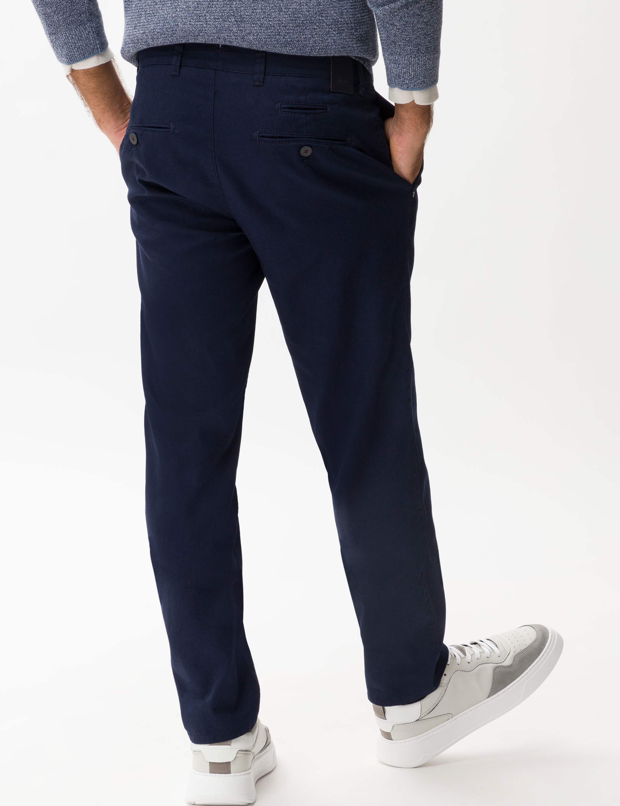 Herren Style FABIO IN Dunkelblau Modern Fit Model Rueck