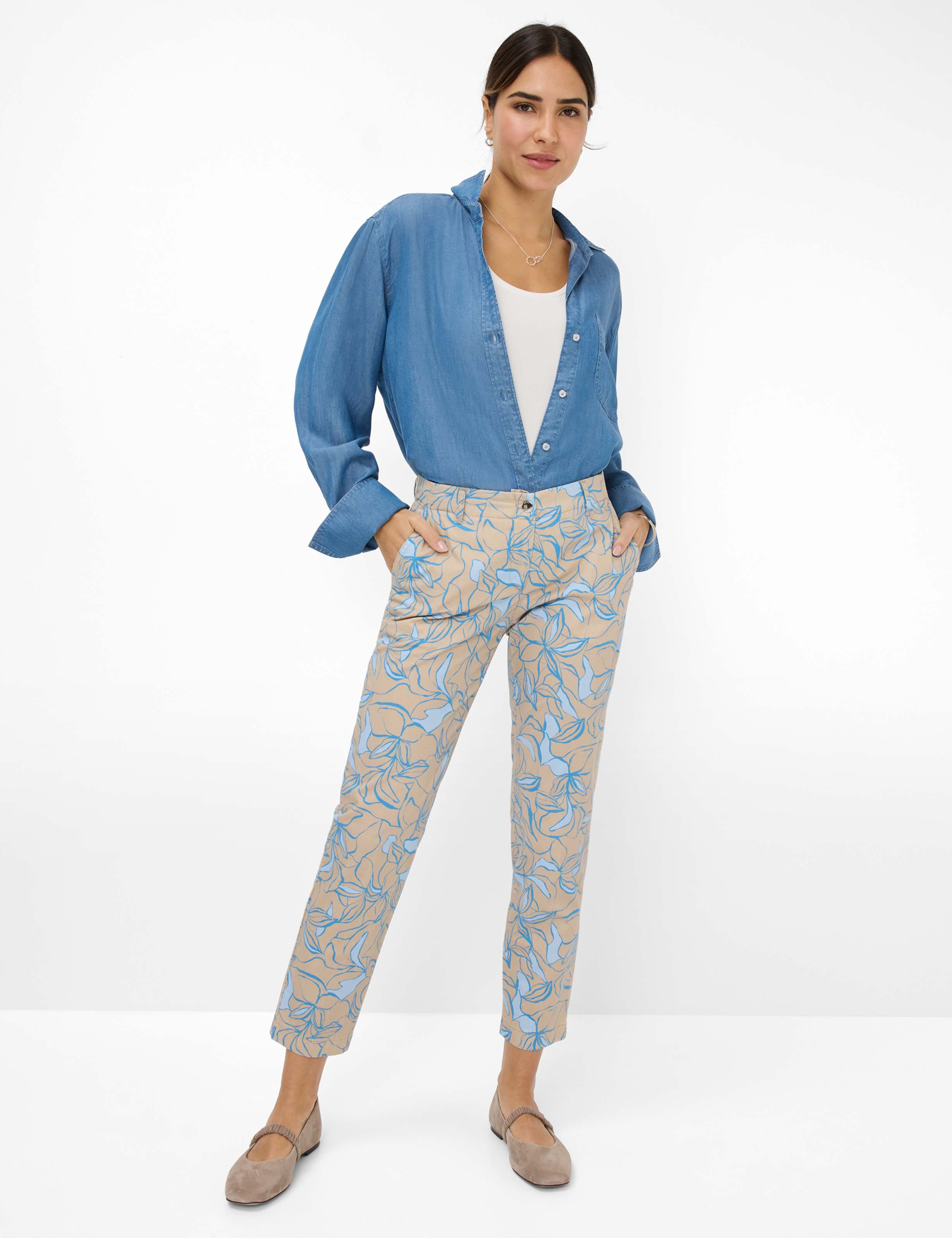 Women Style MARON S Multicolored Regular Fit Model Outfit