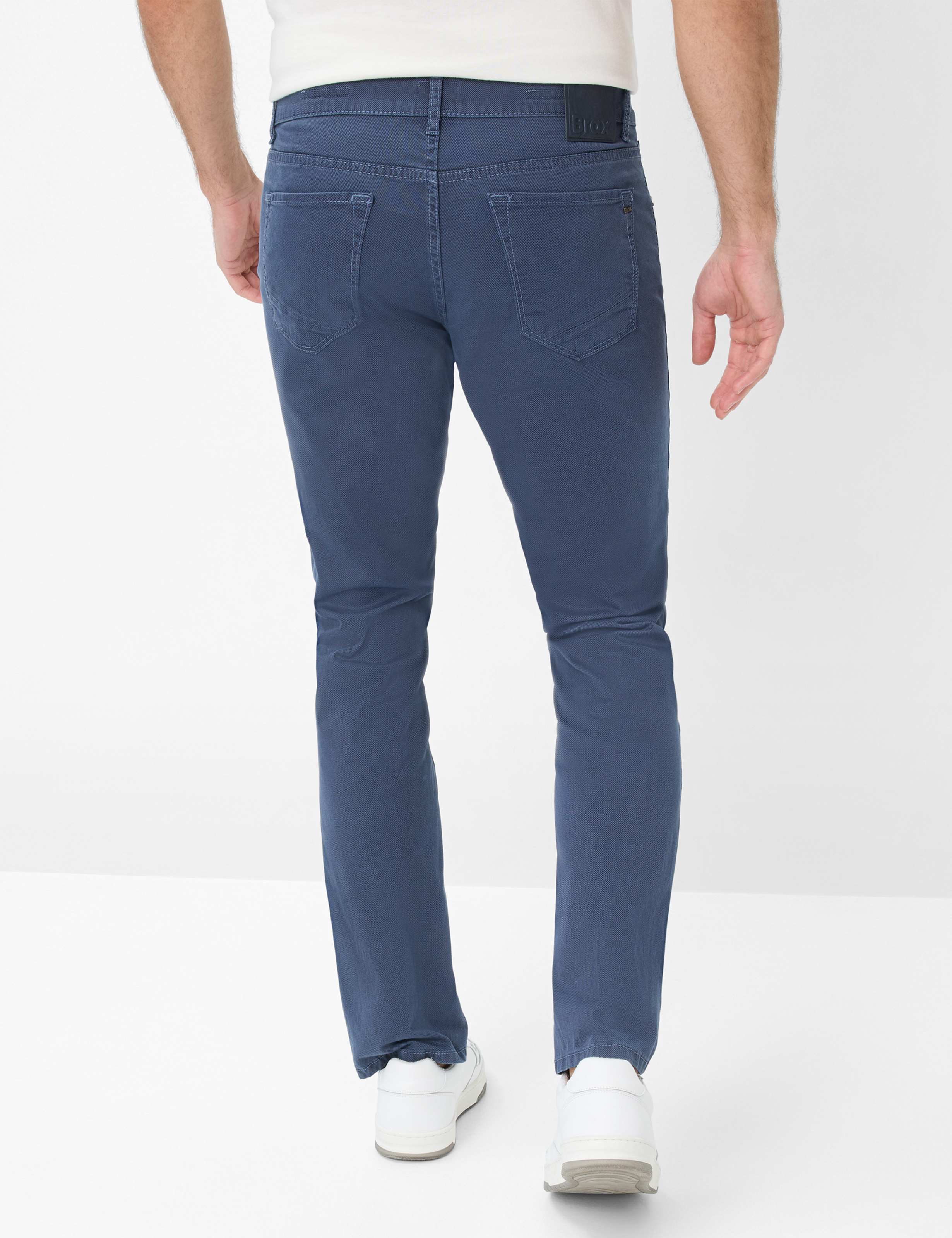 Homme Style CHUCK Bleu Foncé Modern Fit Dos mannequin