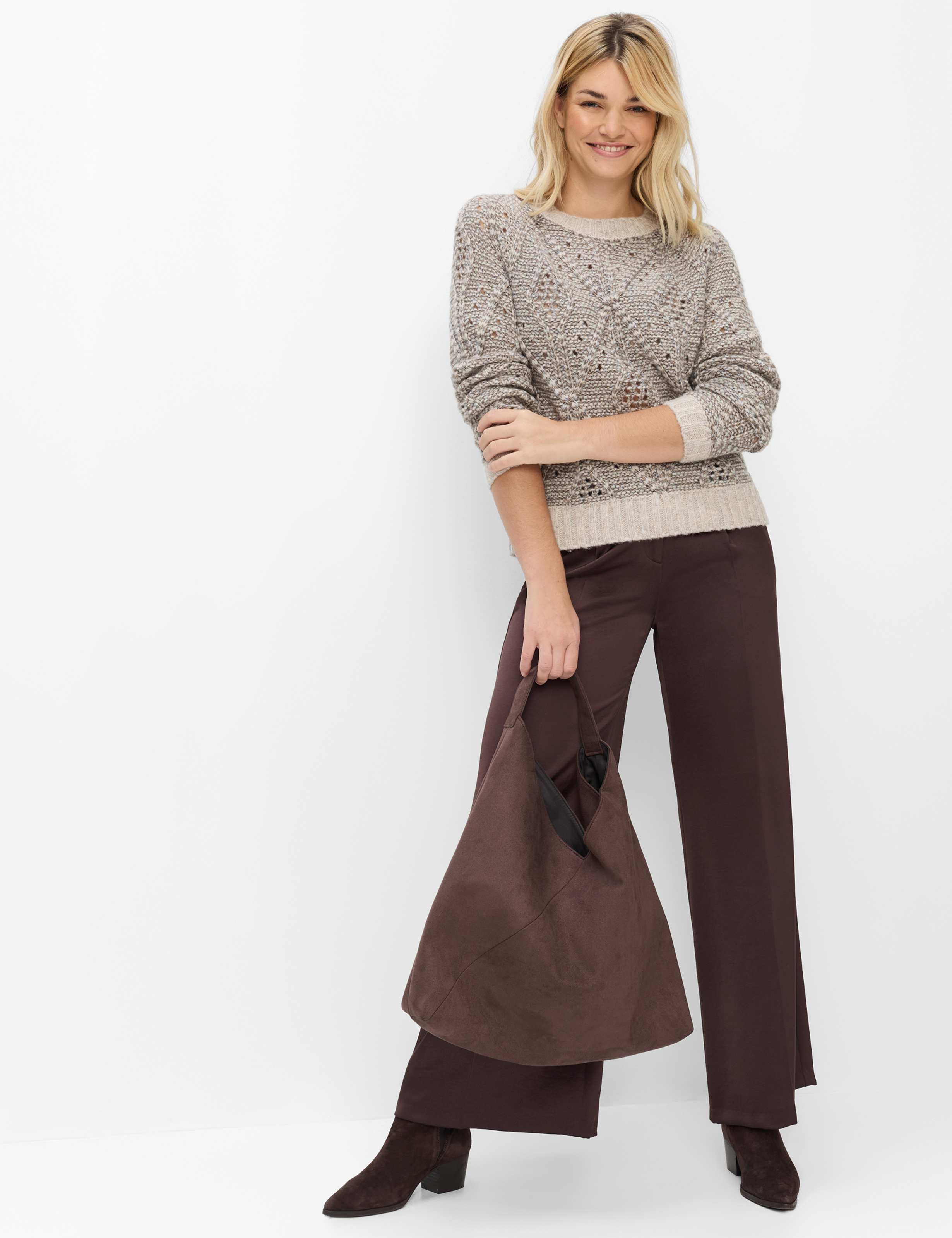 Femme Style LOLA Beige Clair  Tenue du mannequin