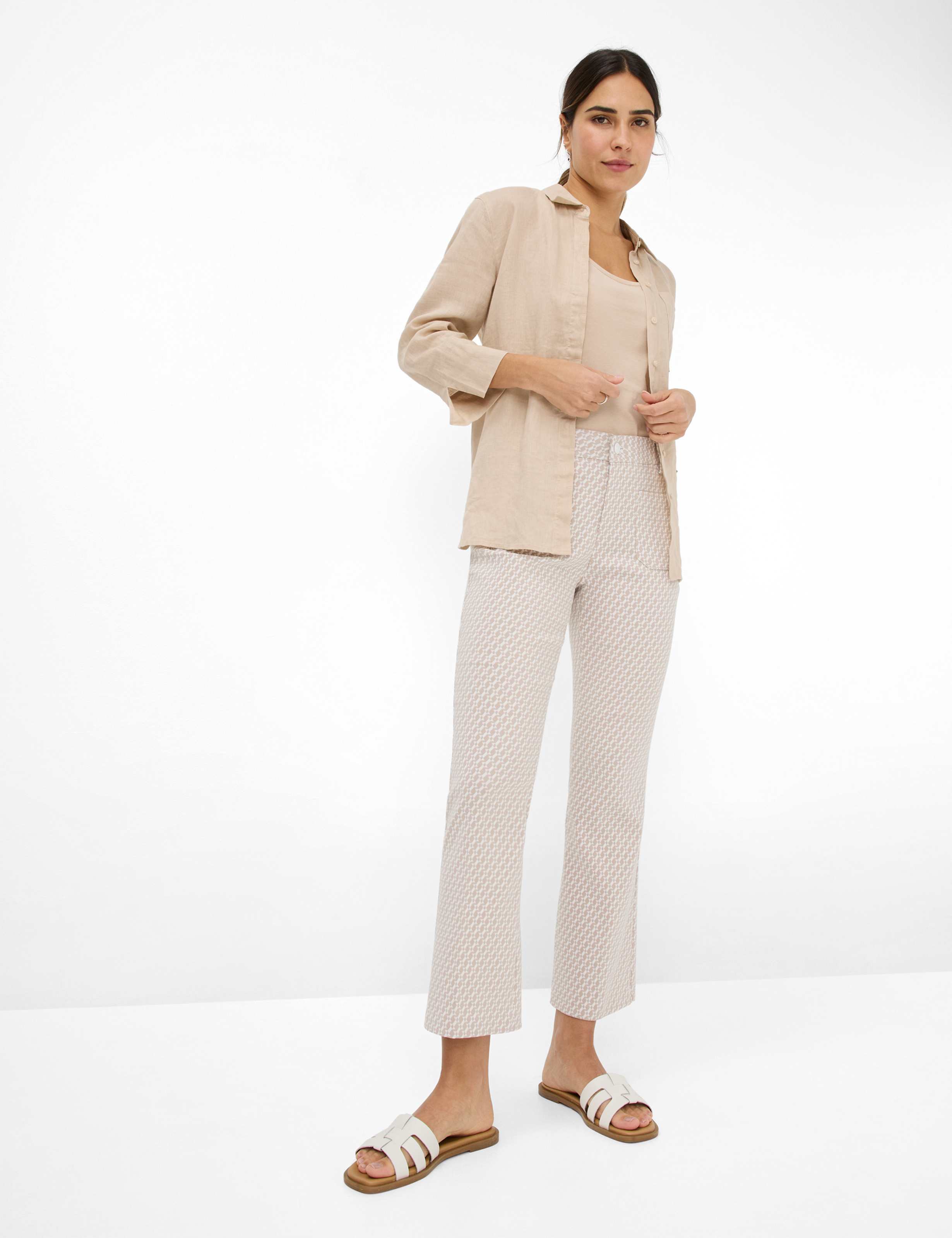 Damen Style SHAKIRA S Beige Slim Fit Model Outfit