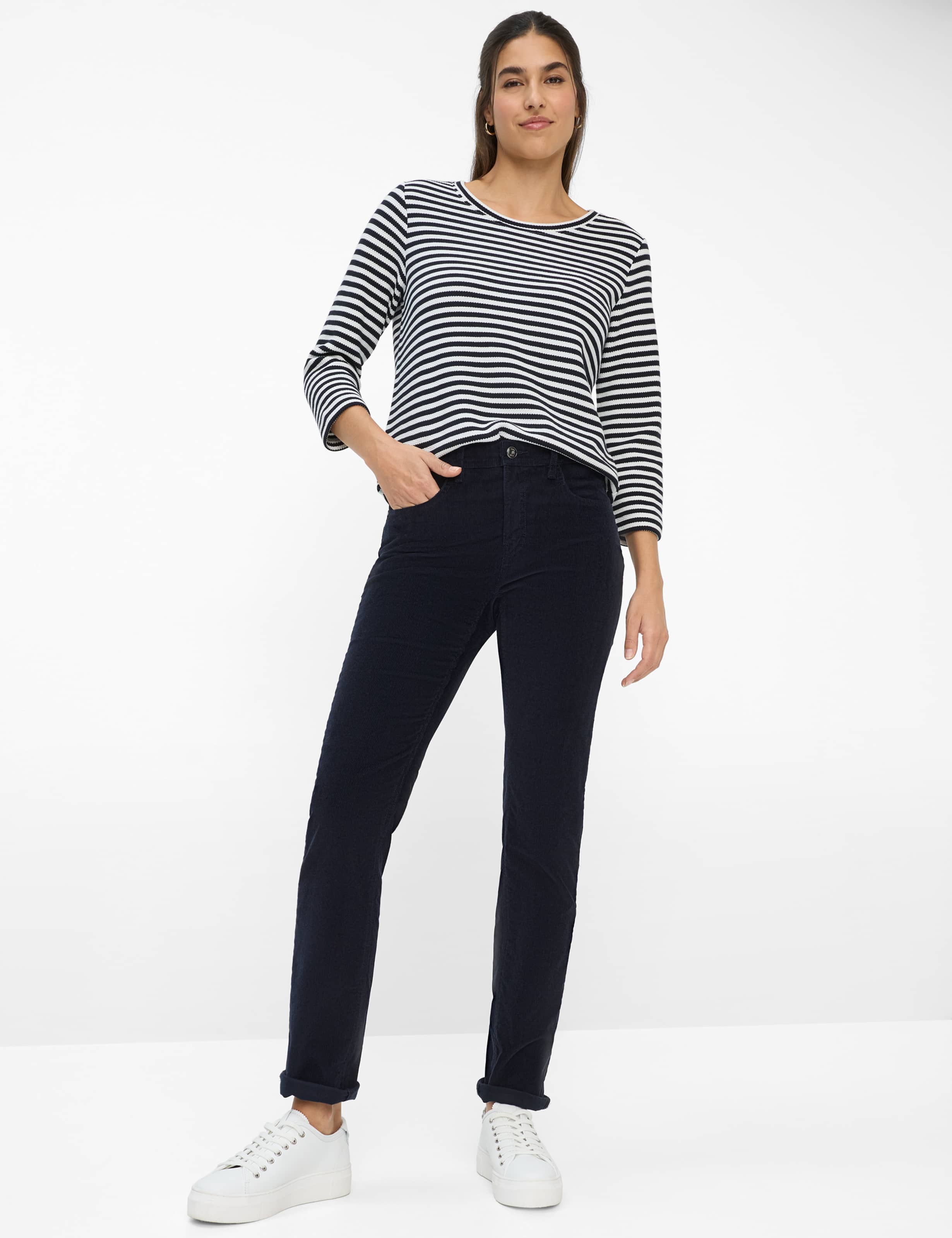 Damen Style MARY Dunkelblau Regular Fit Model Outfit