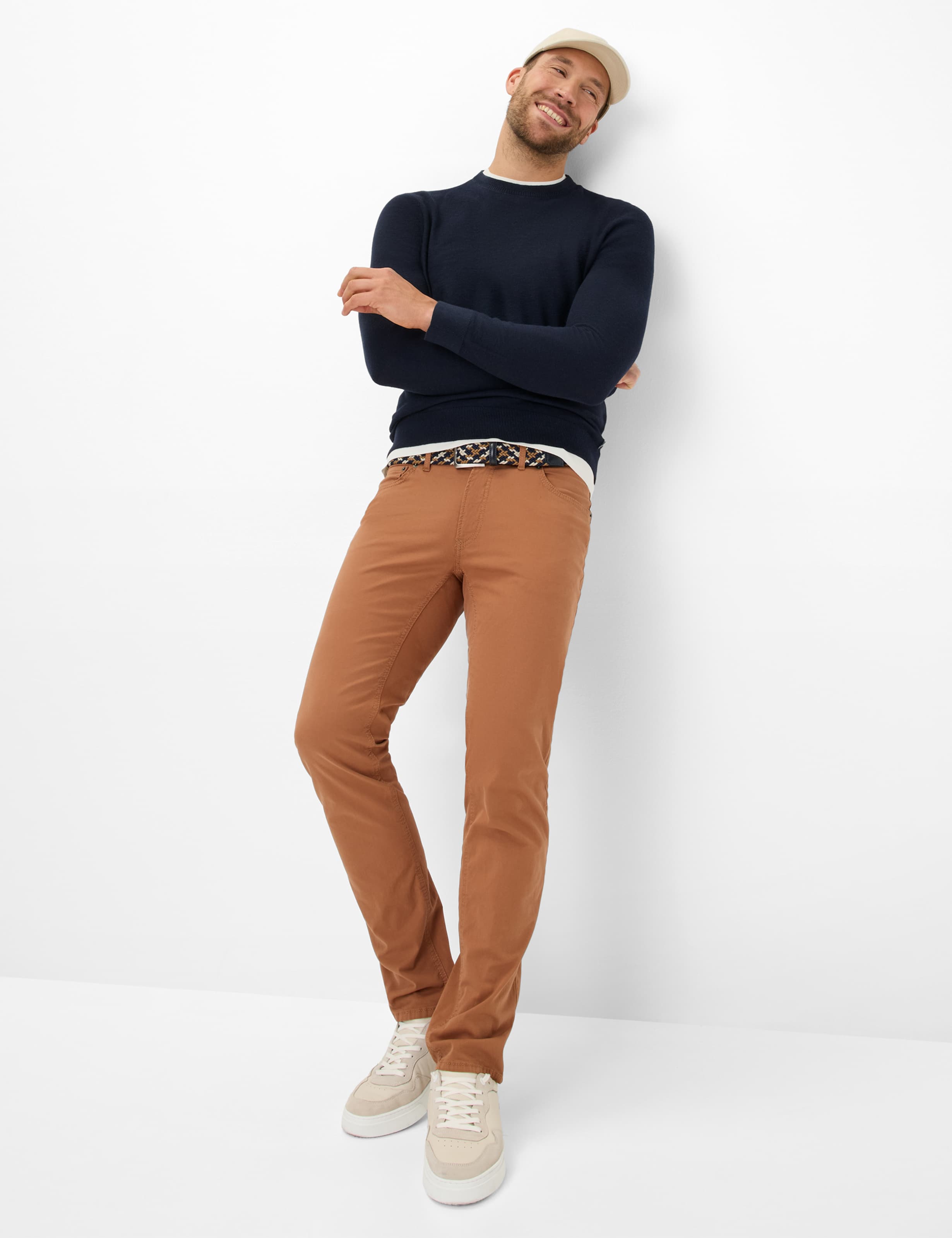 Herren Style CHUCK Braun Modern Fit Model Outfit