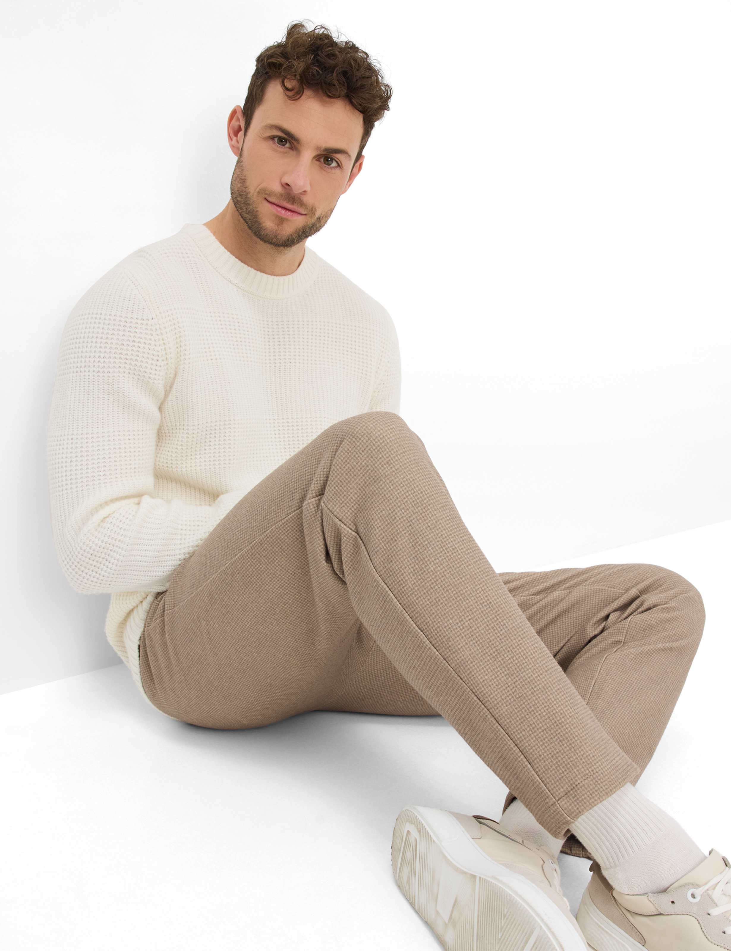Herren Style PHIL Hellbraun Relaxed Fit Detail 1