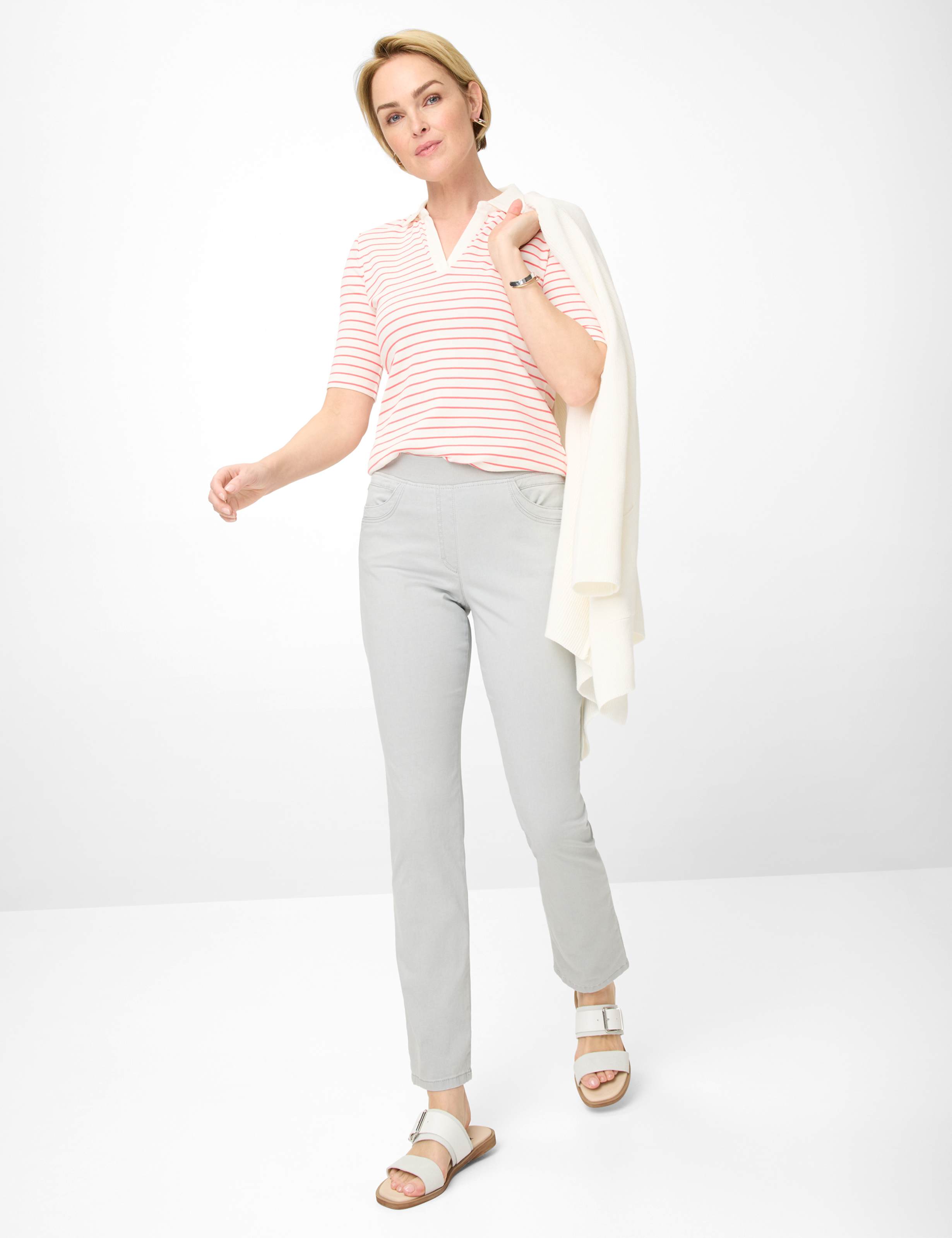 Damen Style PAMINA FUN Hellgrau Slim Fit Model Outfit