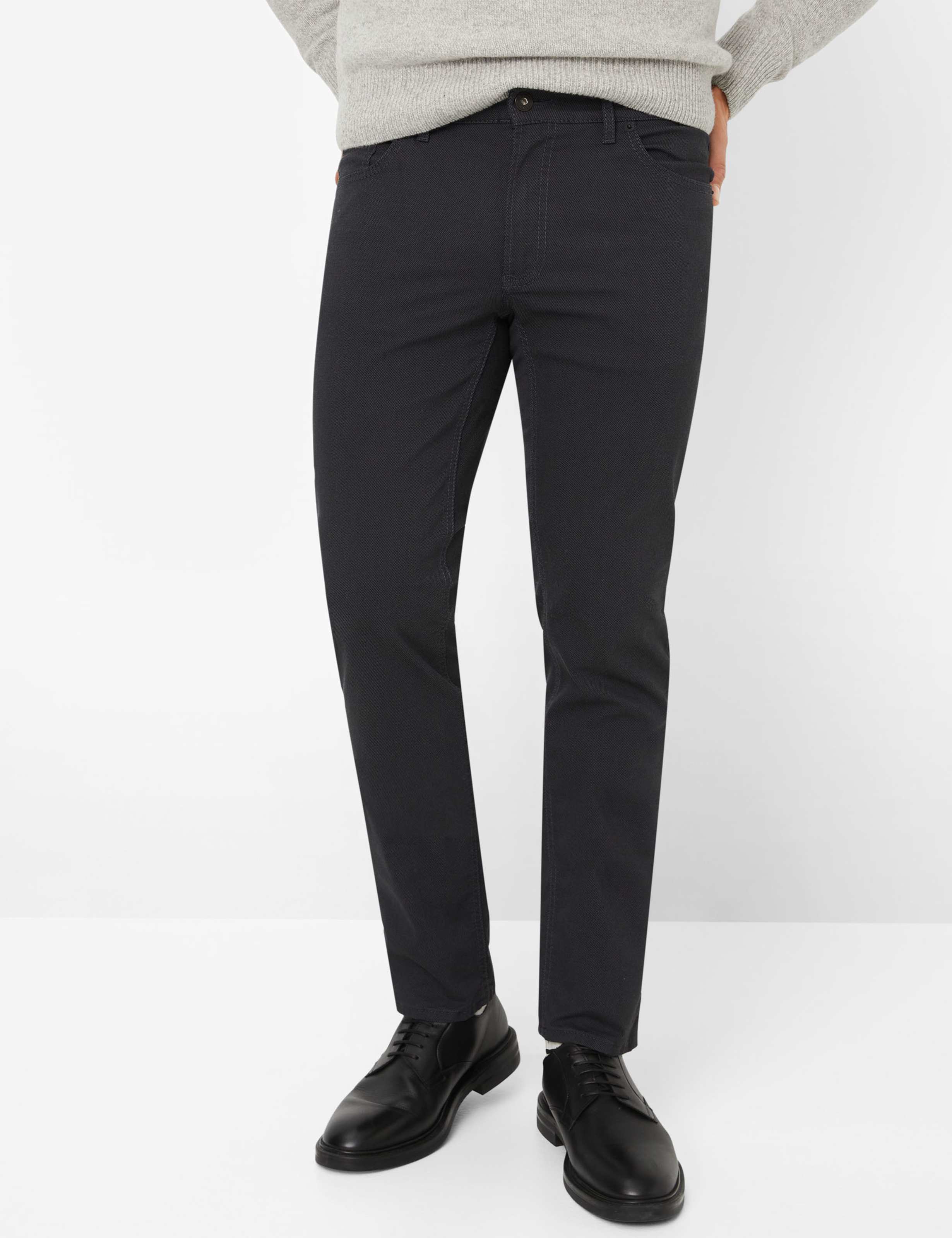 Men's fashion Pants Style CHUCK CEMENT Modern Fit at Brax!