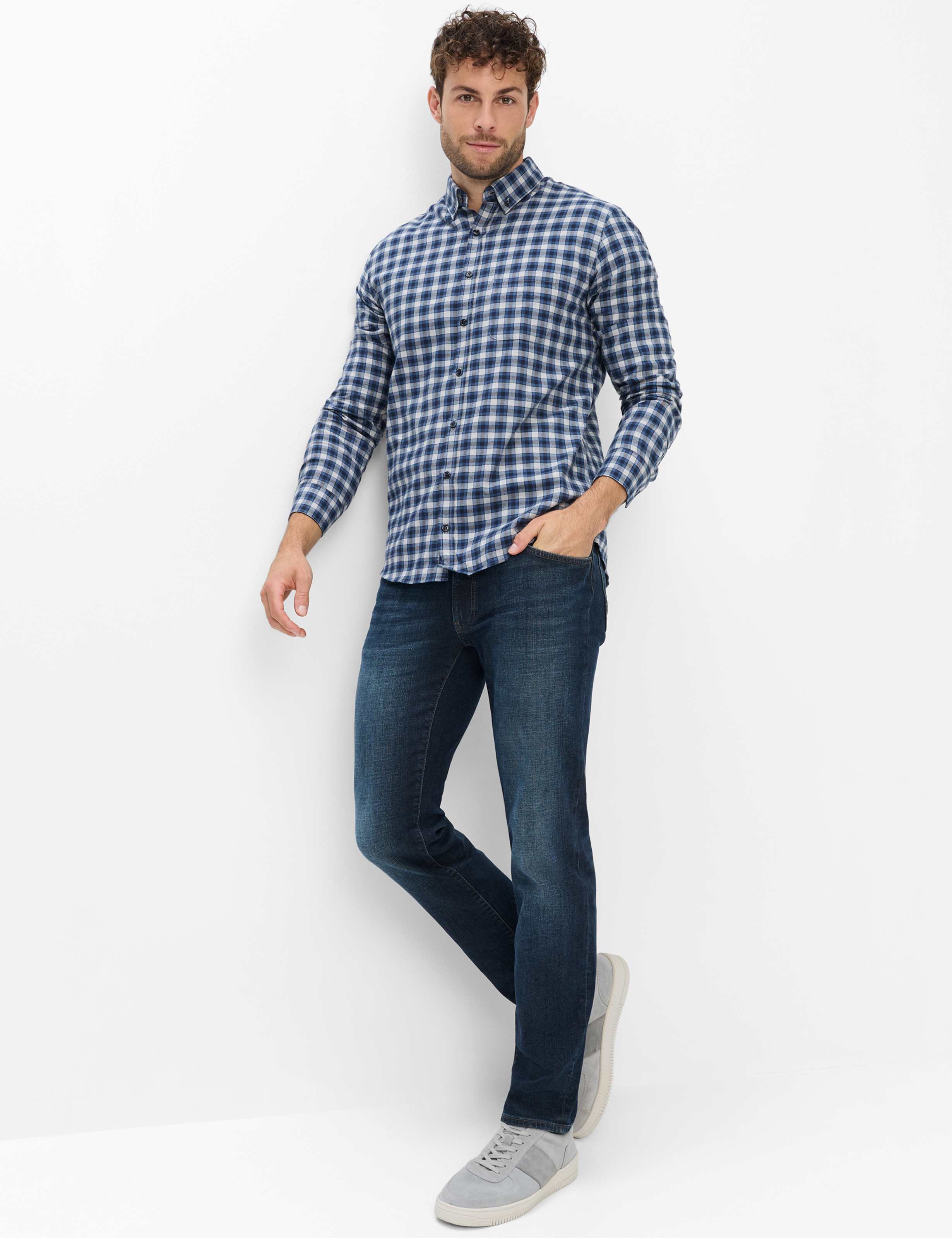 Homme Style DANIEL Bleu Foncé  Tenue du mannequin