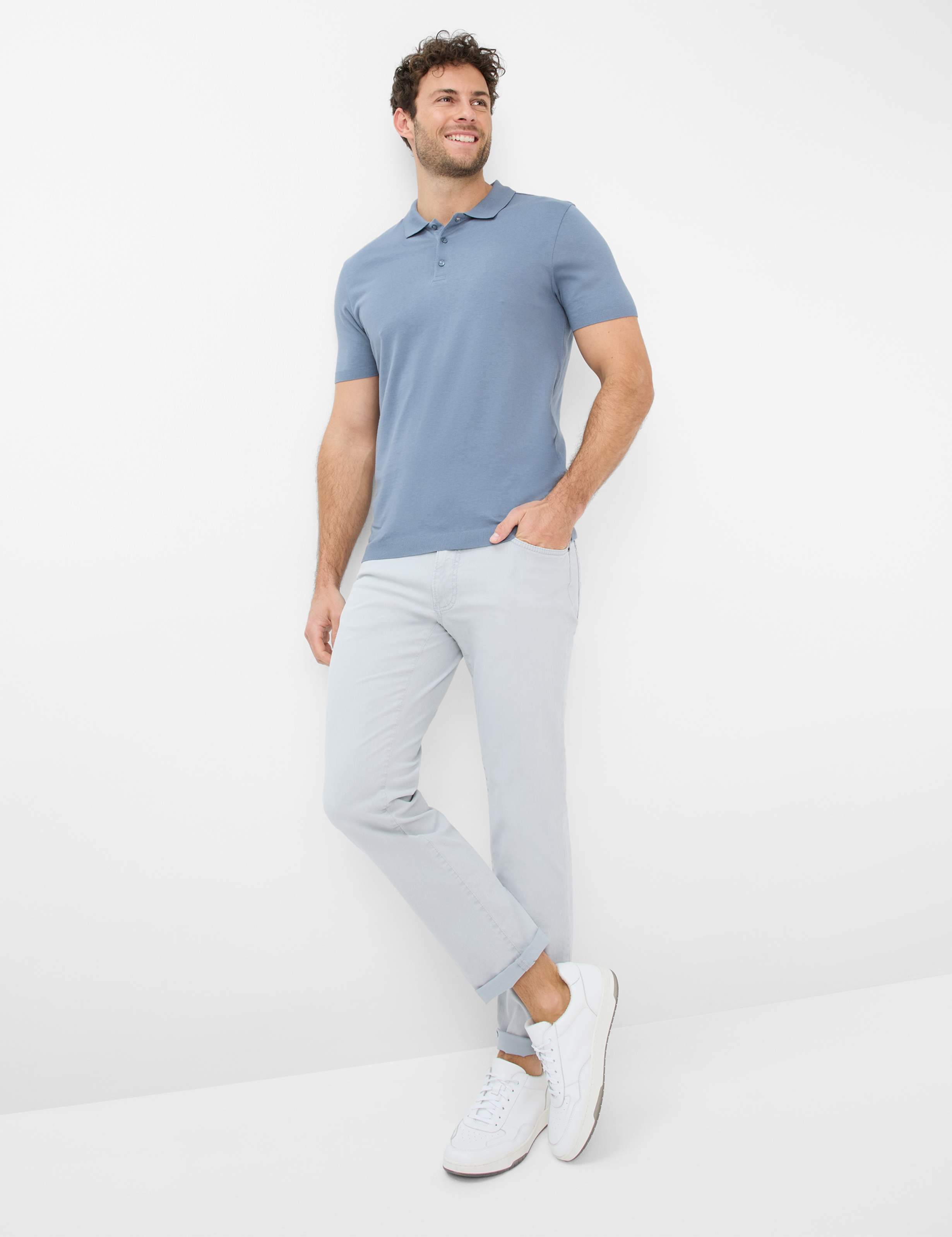 Men Style CHUCK Denim Light Gray Modern Fit Model Outfit