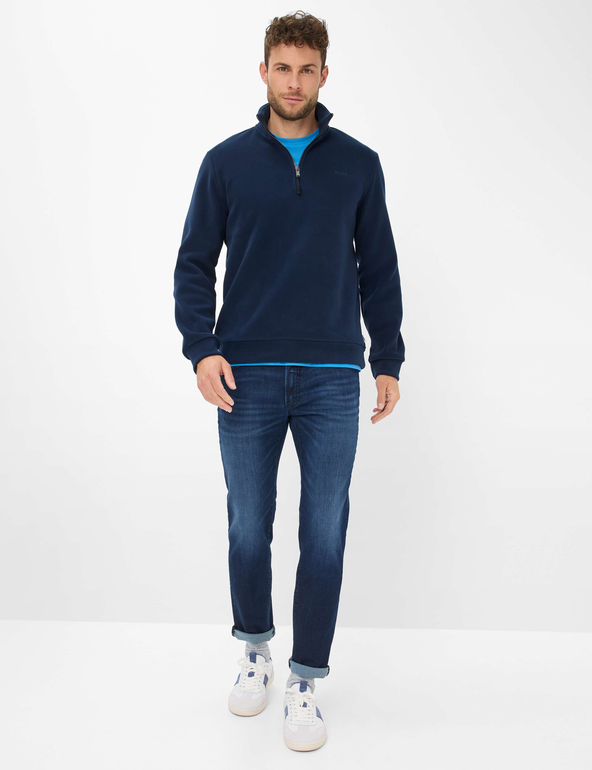 Homme Style SION Bleu Foncé  Tenue du mannequin