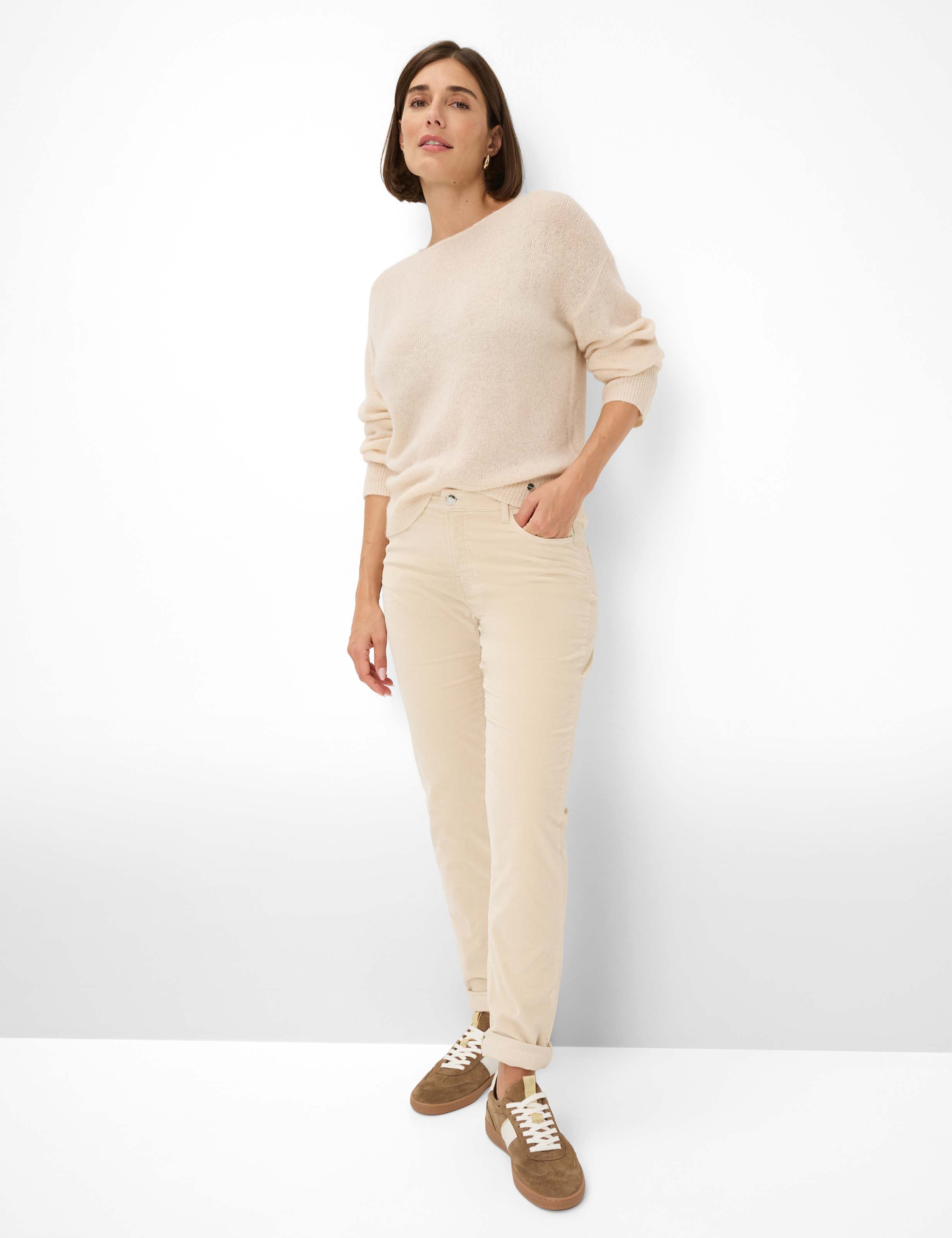 Women Style MARY Cream White Regular Fit Model Outfit