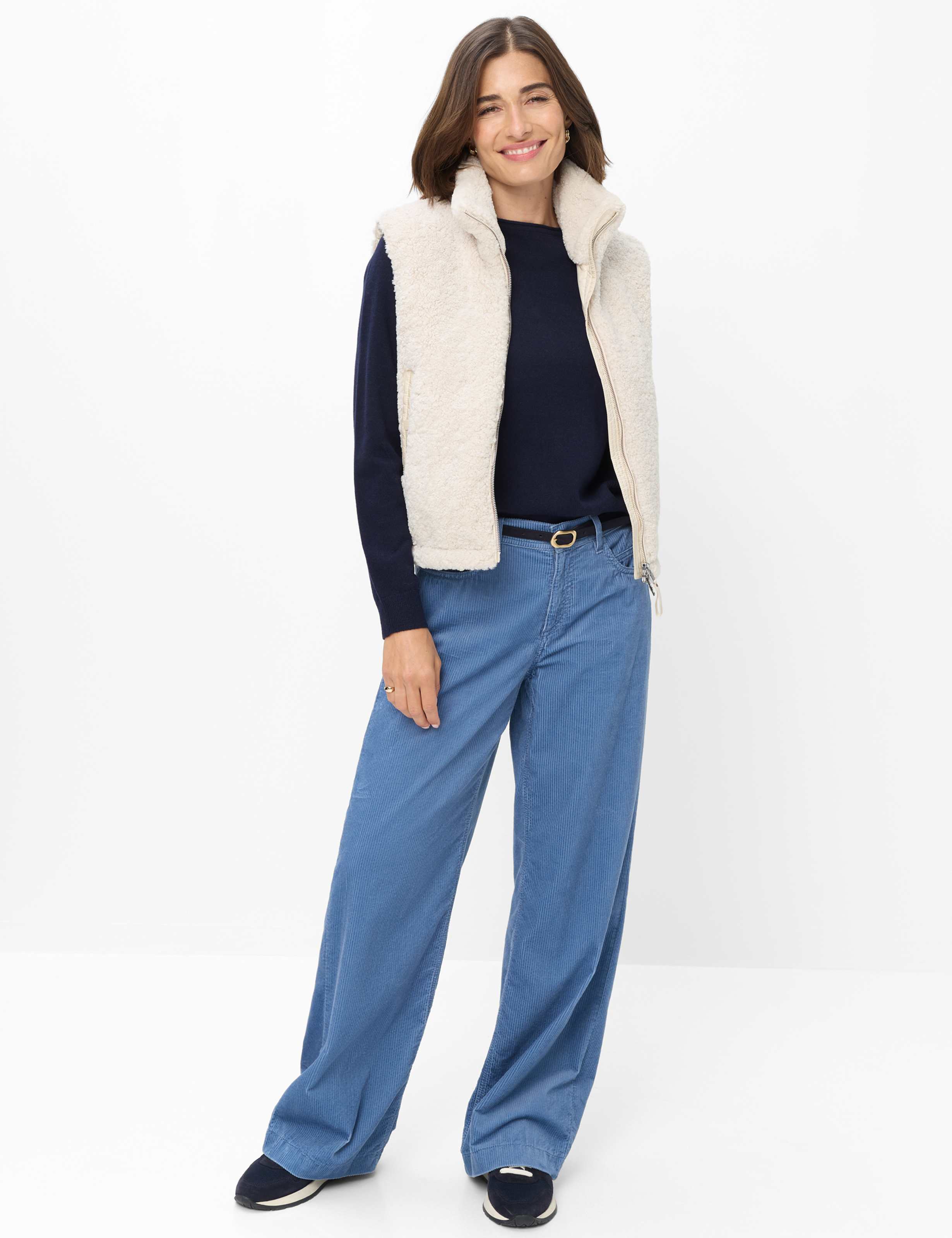 Femme Style LISA Bleu Foncé  Tenue du mannequin