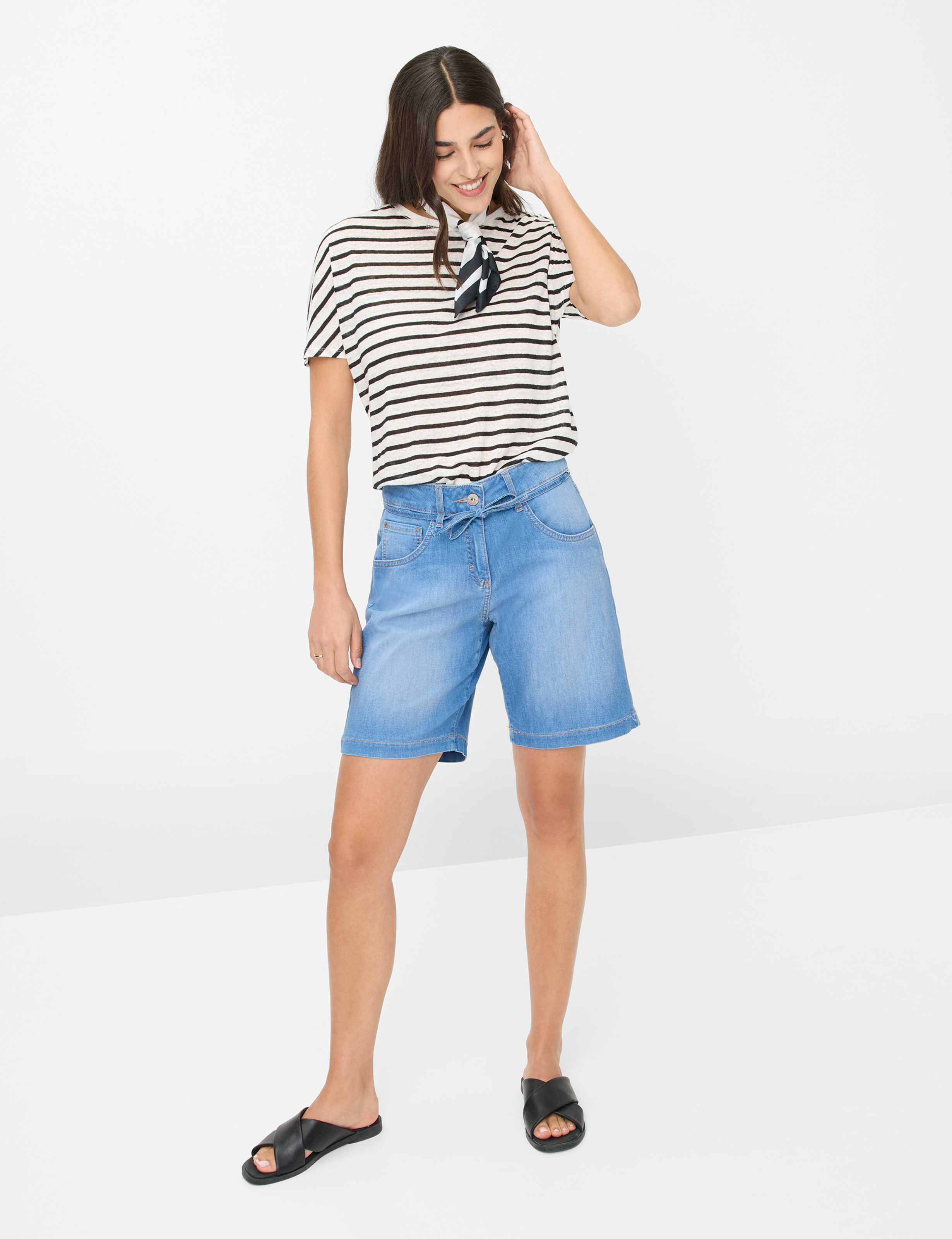 Damen Style MAINE B Denim Blau Wide Leg Model Outfit