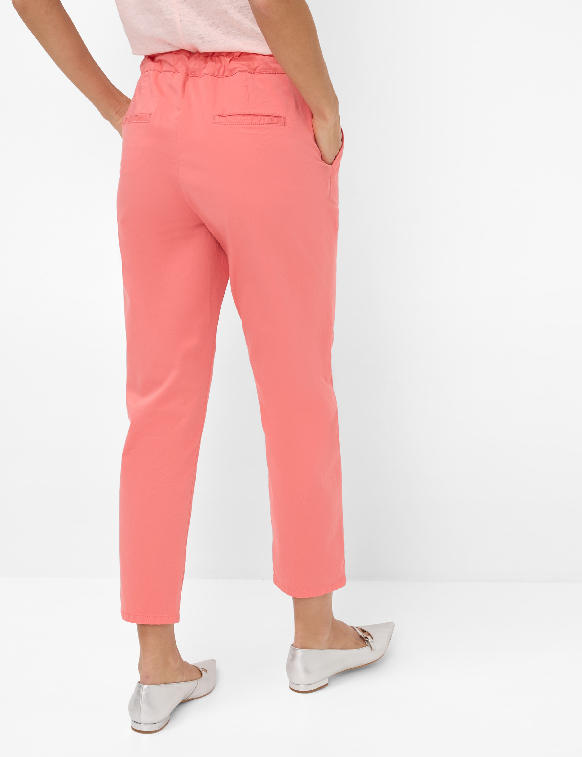 Damen Style MONA S Hellrot Relaxed Fit Model Rueck