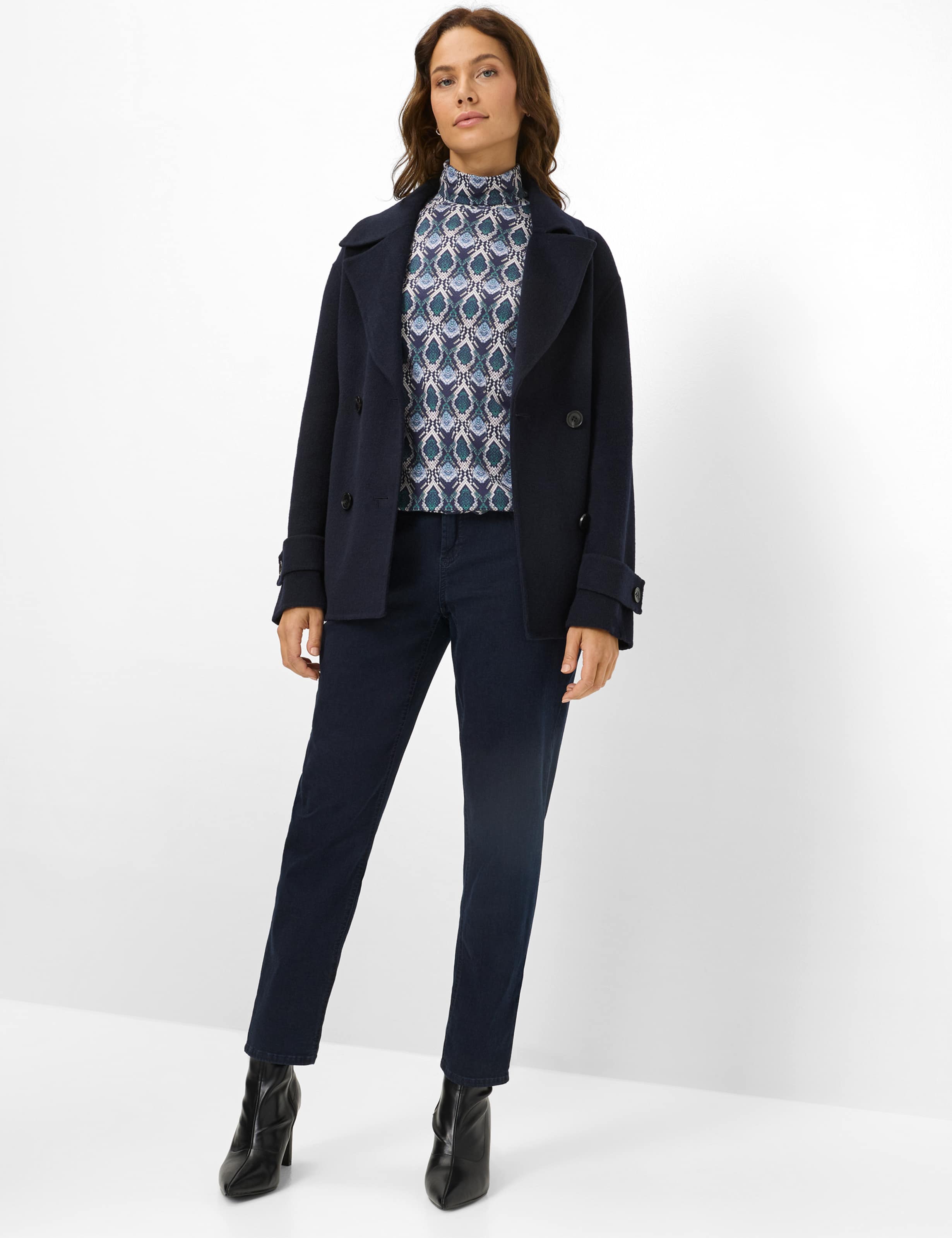 Femme Style CARINA L Bleu Foncé  Tenue du mannequin