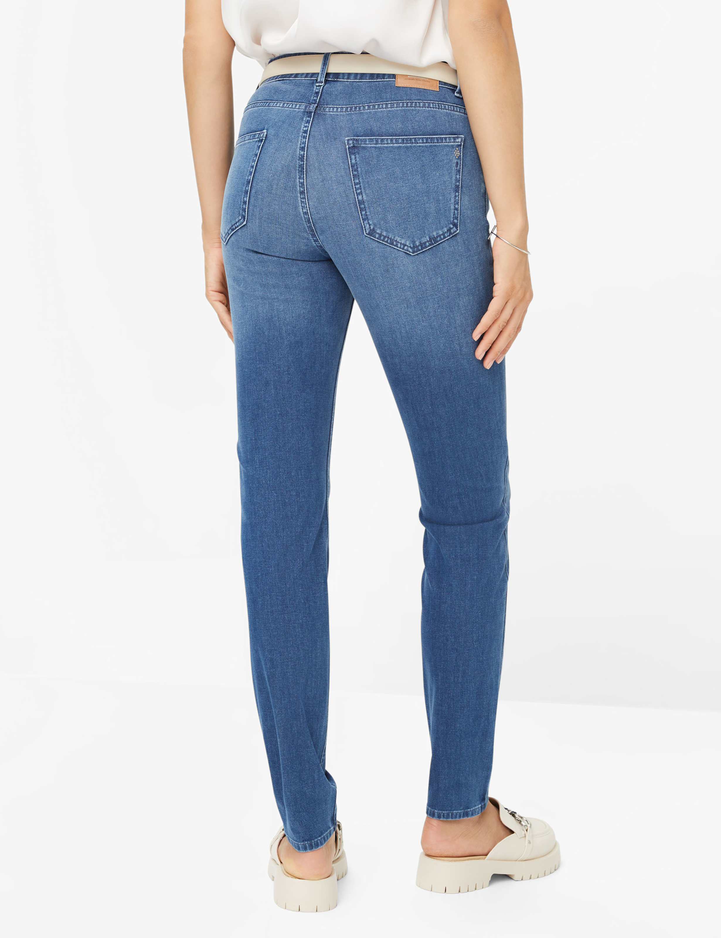 Dames Style SHAKIRA Denim Blauw Slim Fit Model achterkant