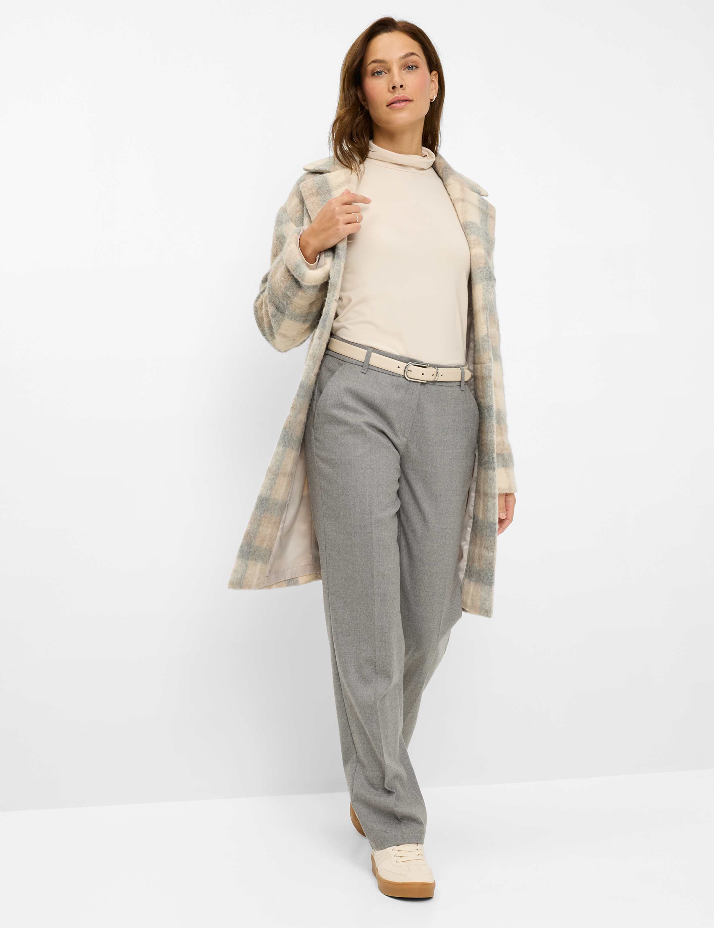 Dames Style MARON Mediumgrijs Regular Fit Model outfit