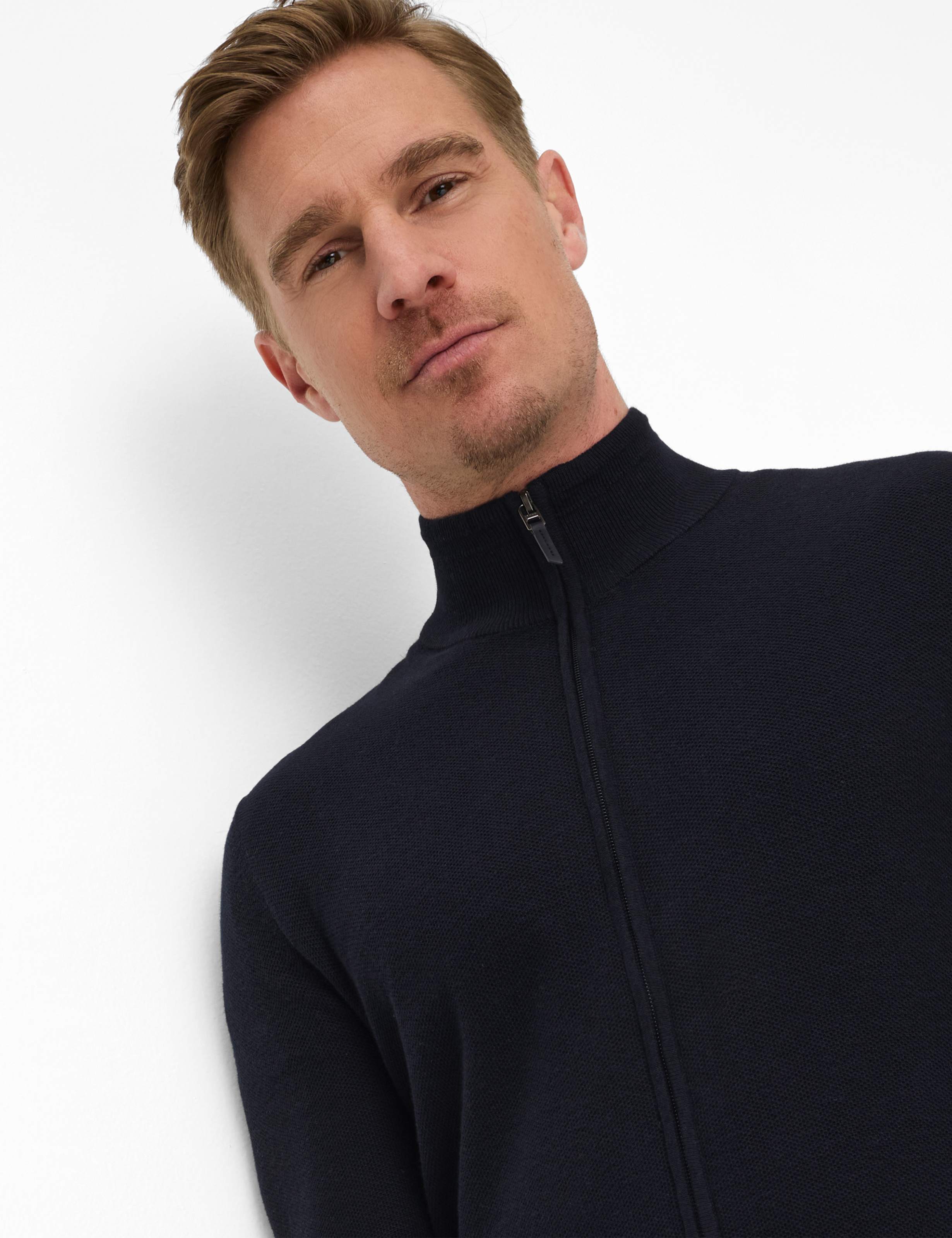 Herren Style JAKE Dunkelblau  Detail 1