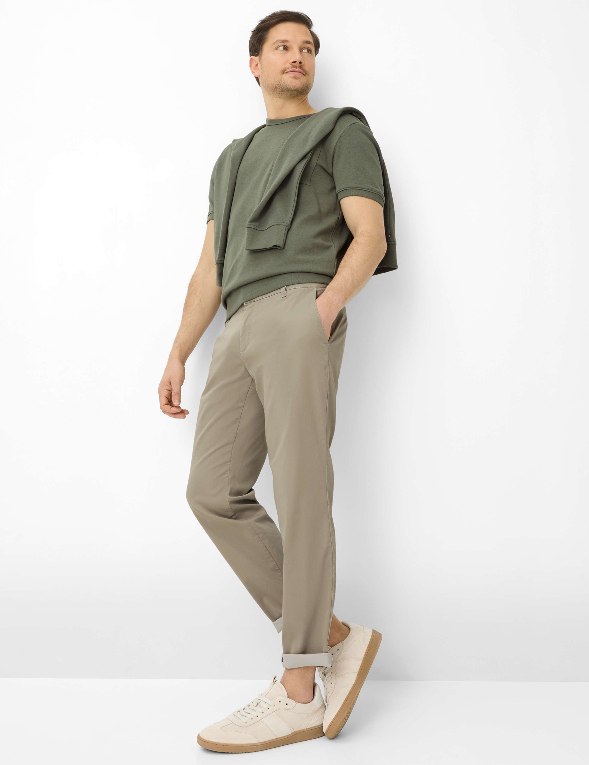 Herre Style PHIL Grøn Tapered Fit Model Outfit
