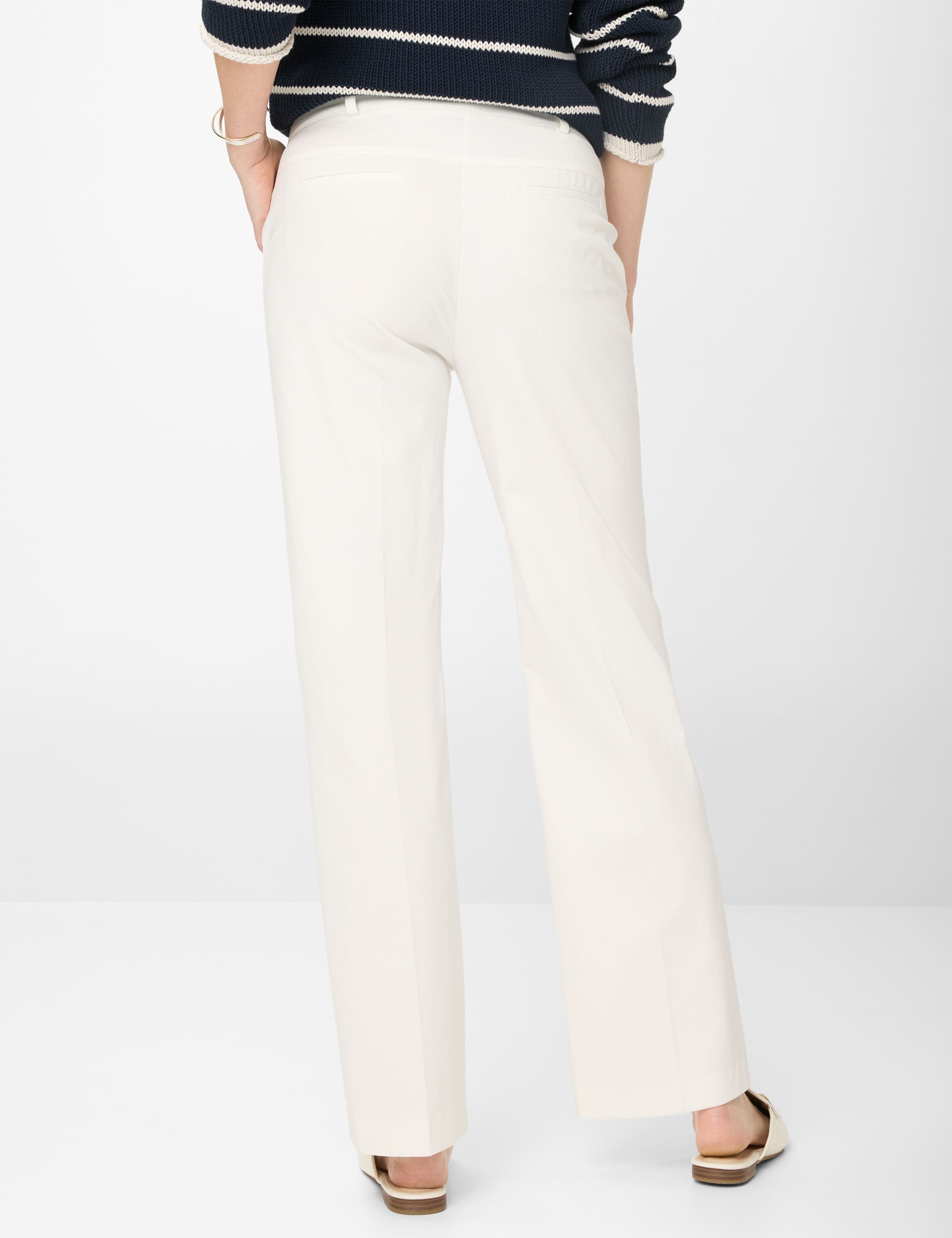 Damen Style LILLYTH FLARED Cremeweiß Slim Fit Model Rueck
