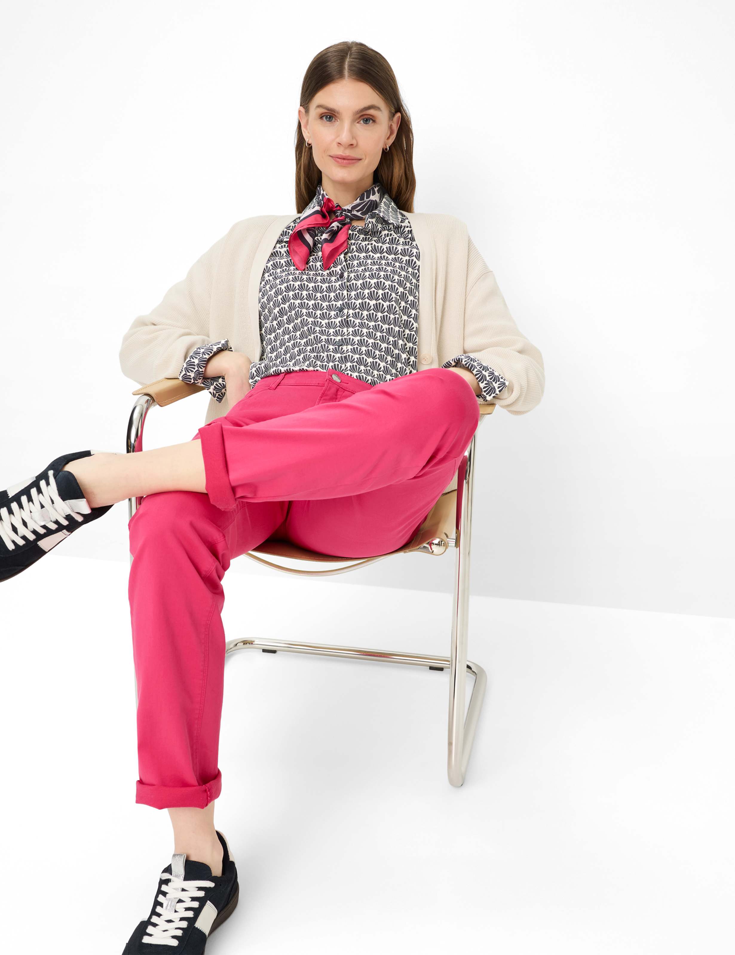 Femme Style CAROLA Pink Feminine Fit Détail 1