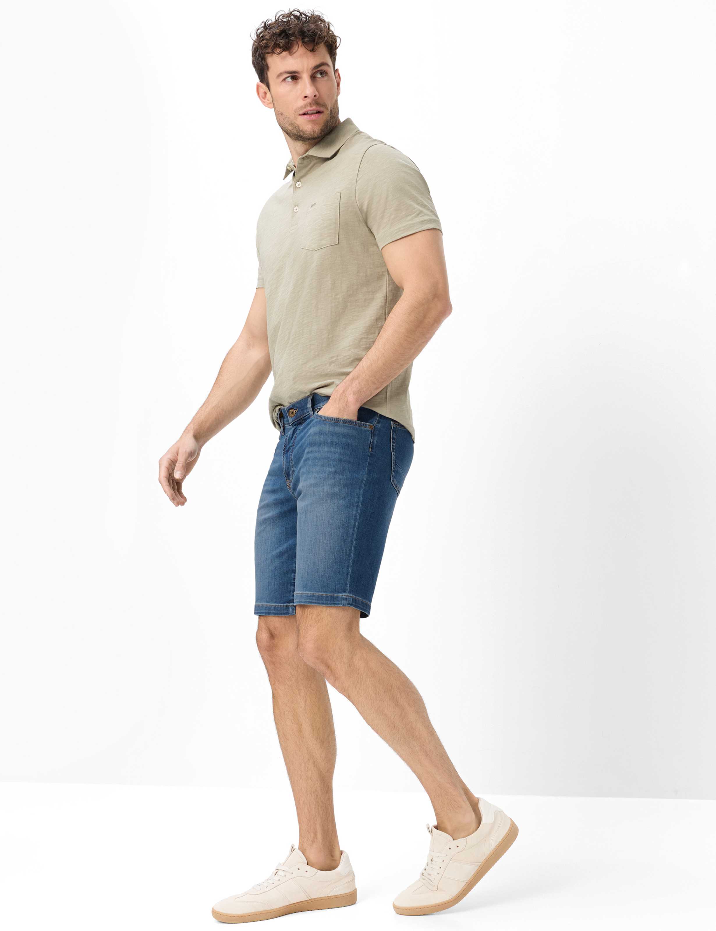 Heren Style CHUCK B Denim Donkerblauw Modern Fit Model outfit