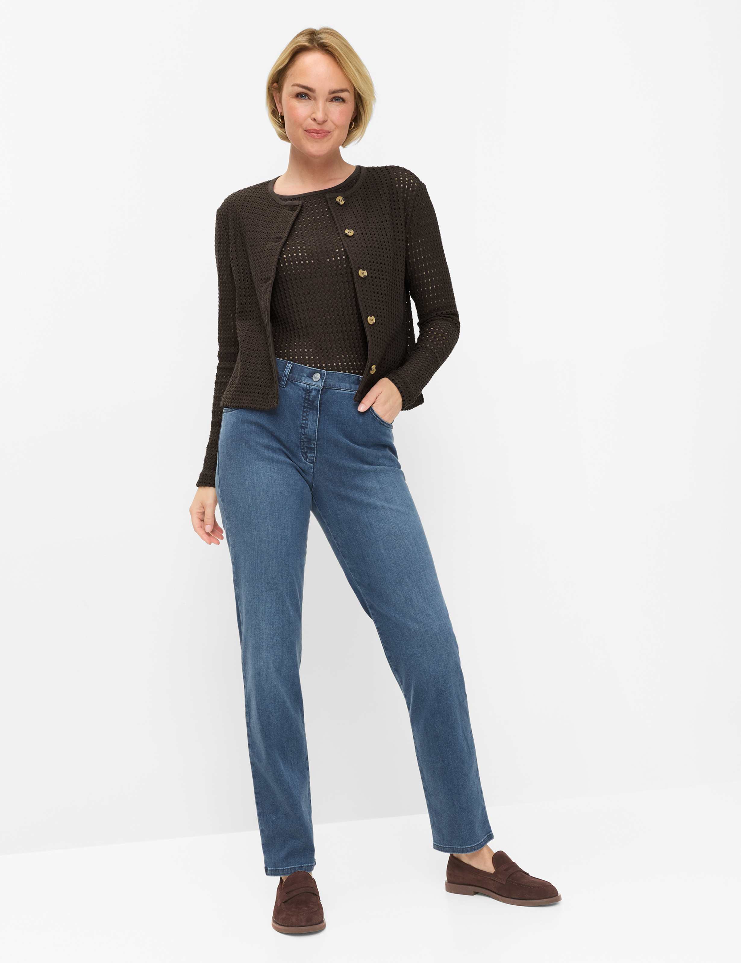 Femme Style CORRY Denim Bleu Comfort Plus Fit Tenue du mannequin