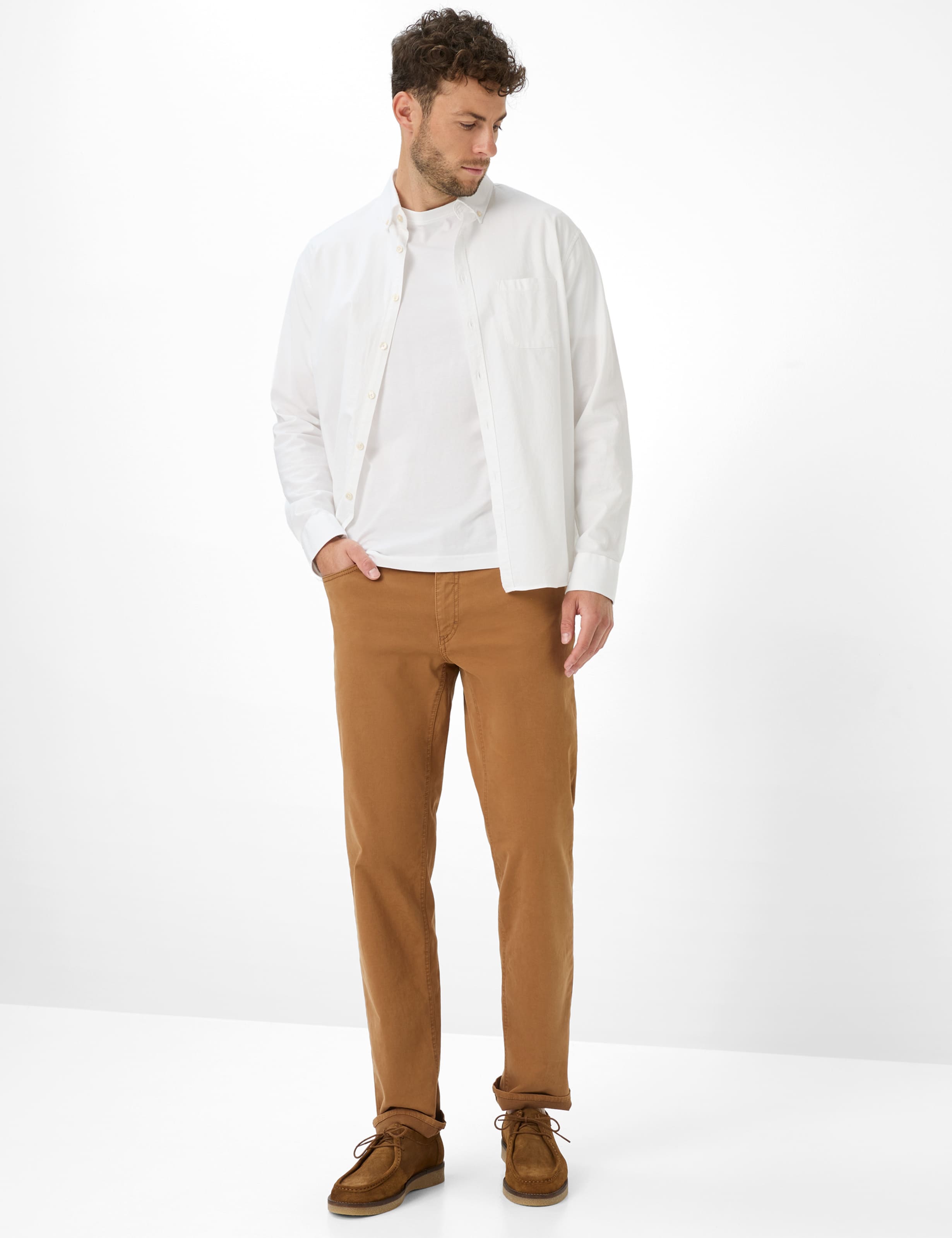 Herren Style COOPER Dunkelbraun Regular Fit Model Outfit