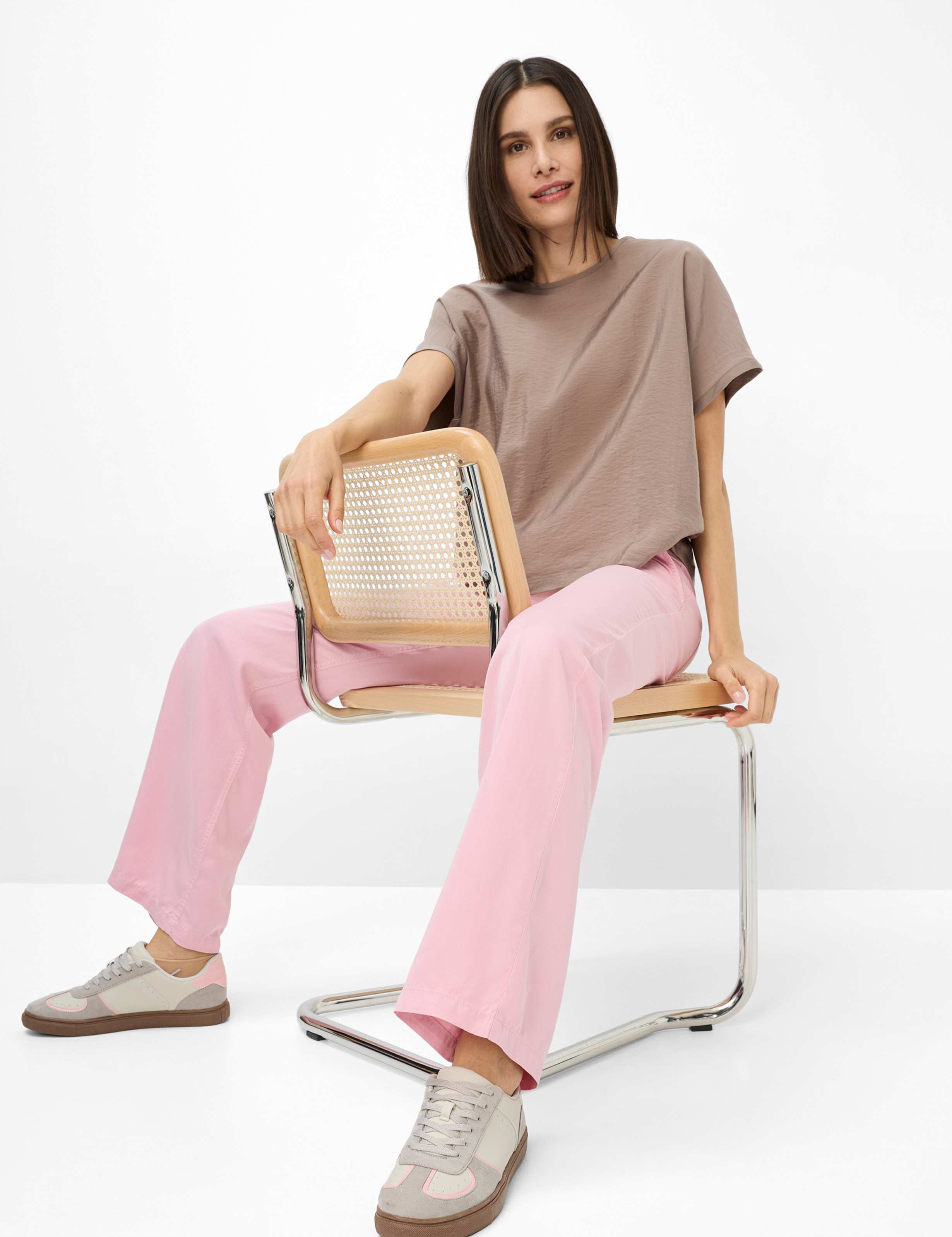 Women Style MAINE Rose Wide Leg Detail 1