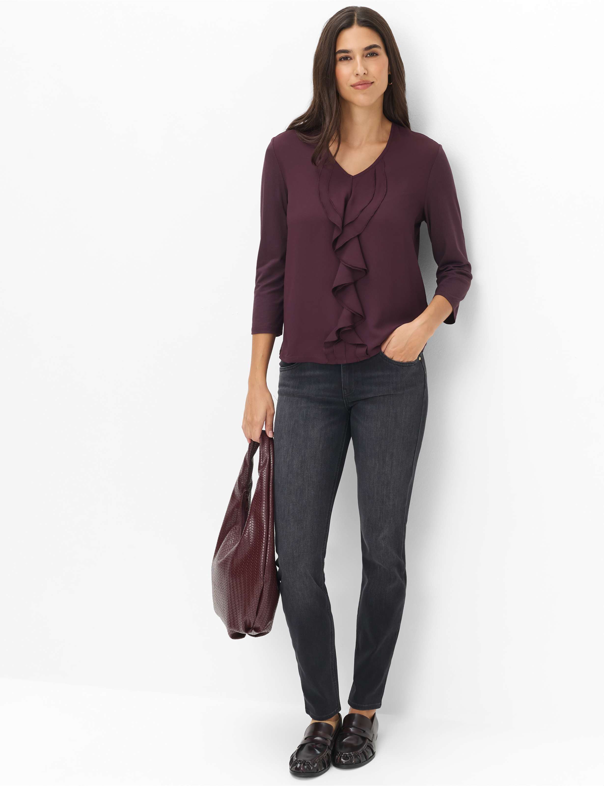 Damen Style CLARISA M Dunkles Lila  Model Outfit