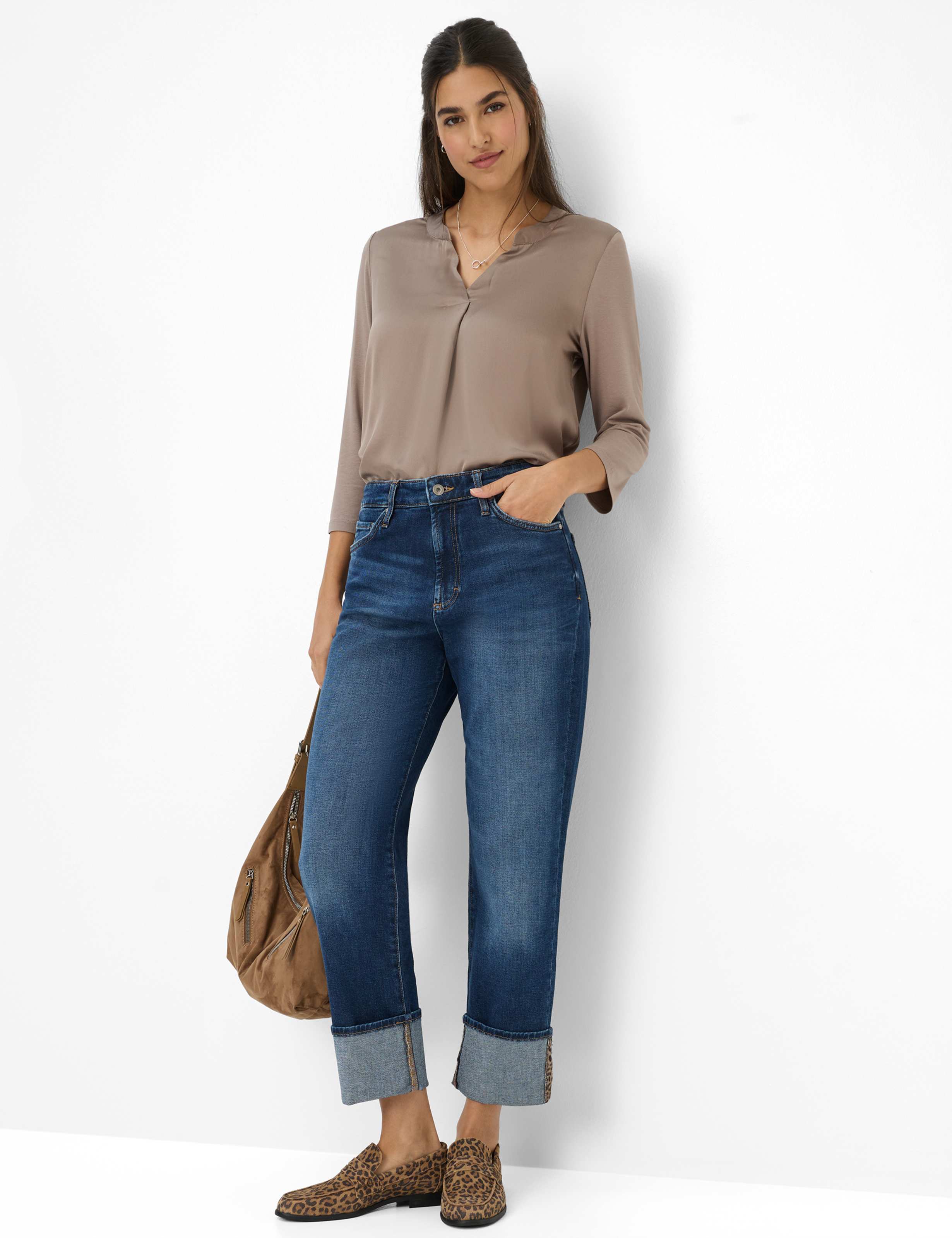 Damen Style MADISON S Denim Blau Straight Fit Model Outfit