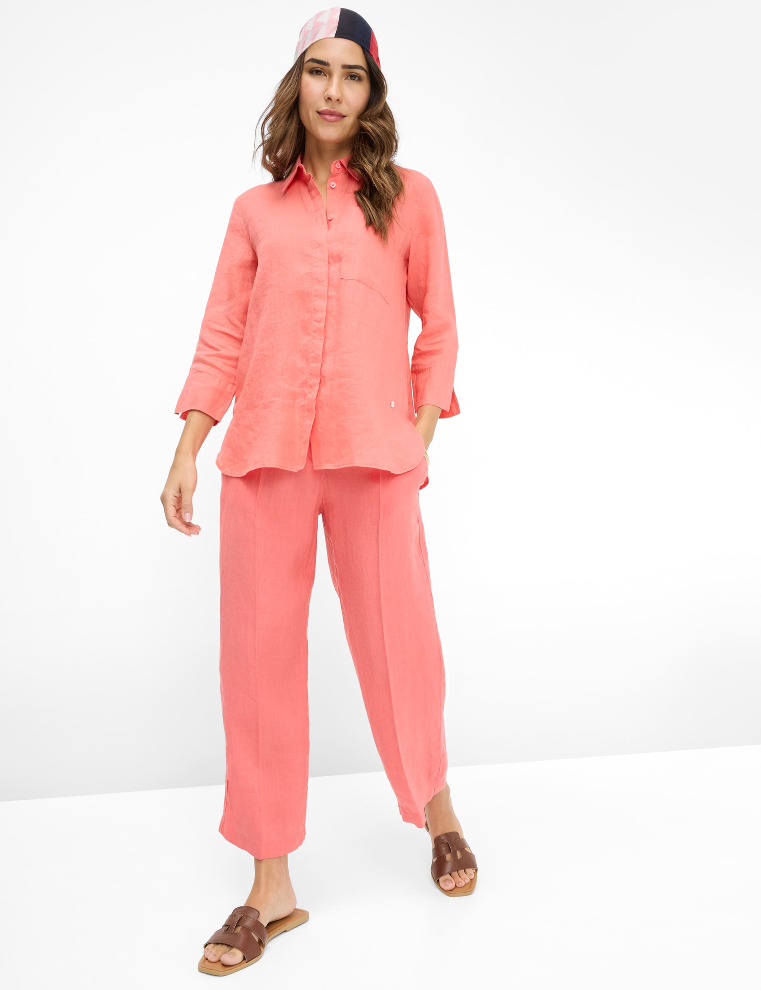 Women Style VICKI Light Red  Model Outfit