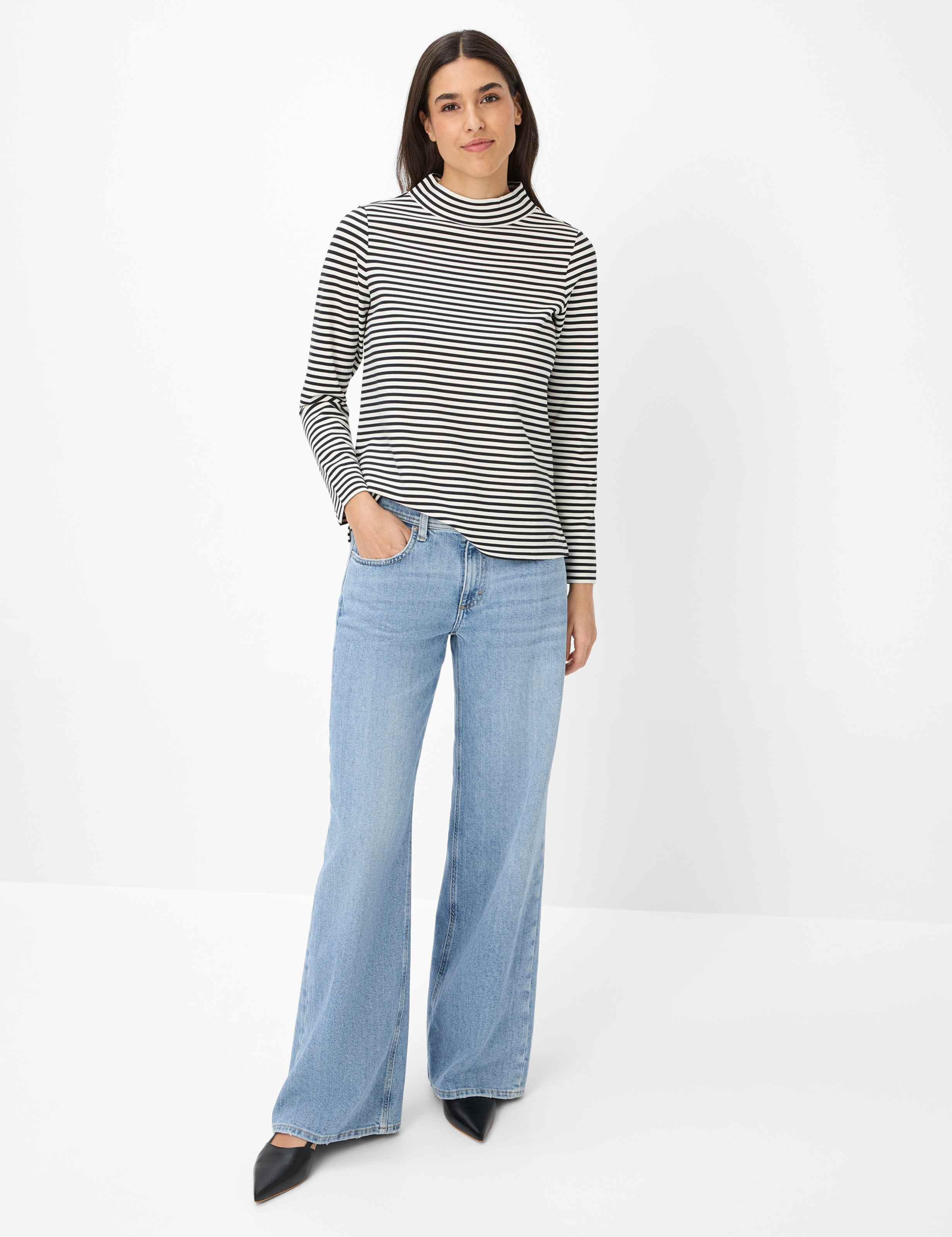 Women Style BILLY Dark Blue  Model Outfit