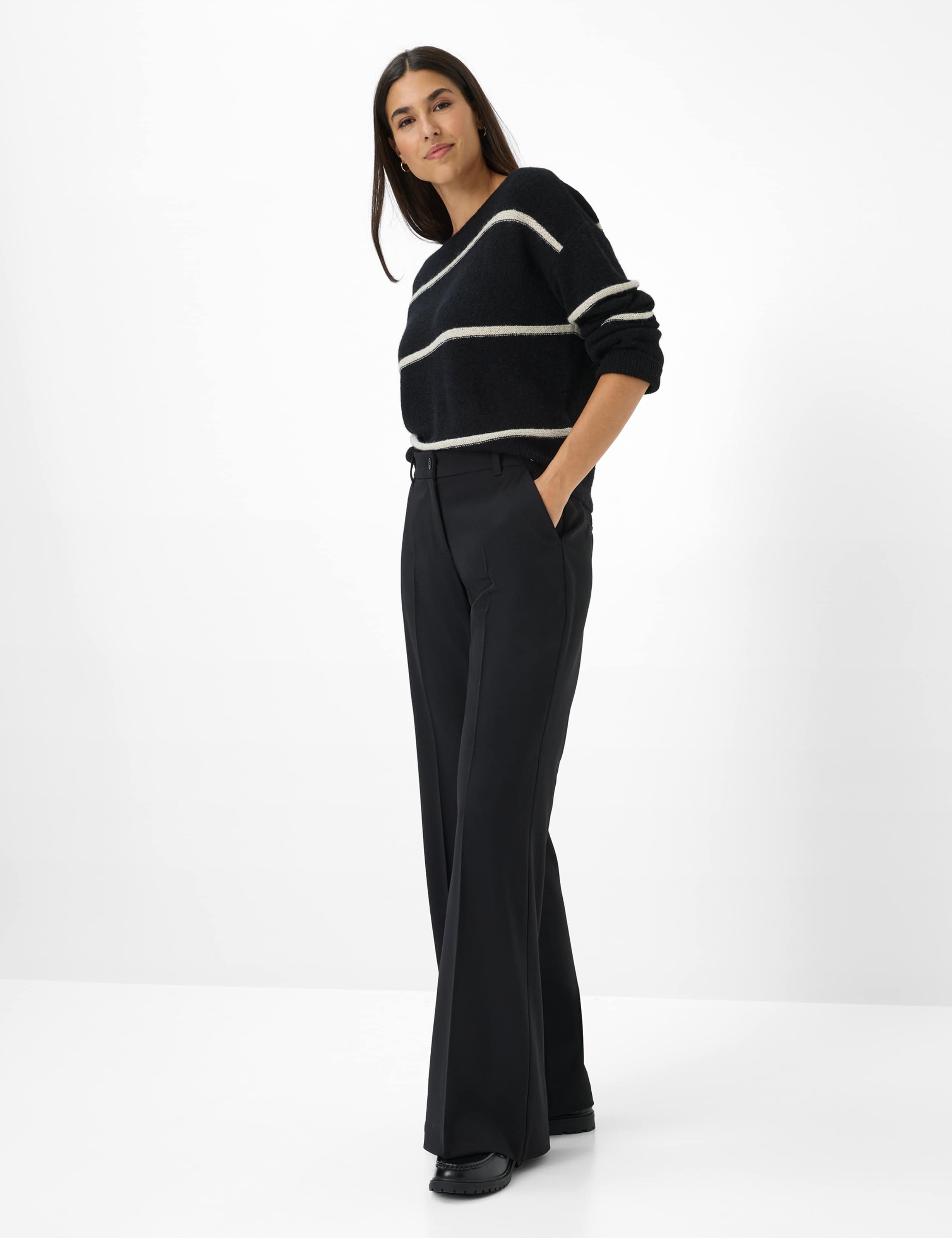 Damen Style MAINE Schwarz Wide Leg Model Outfit
