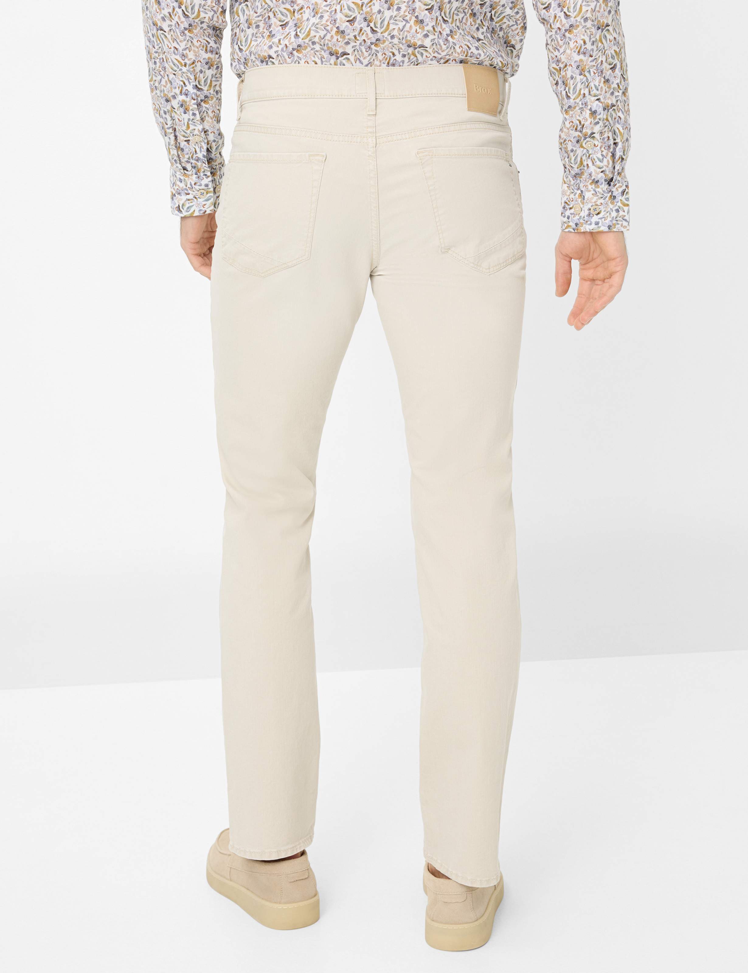Men Style CHUCK Denim Beige Modern Fit Model back