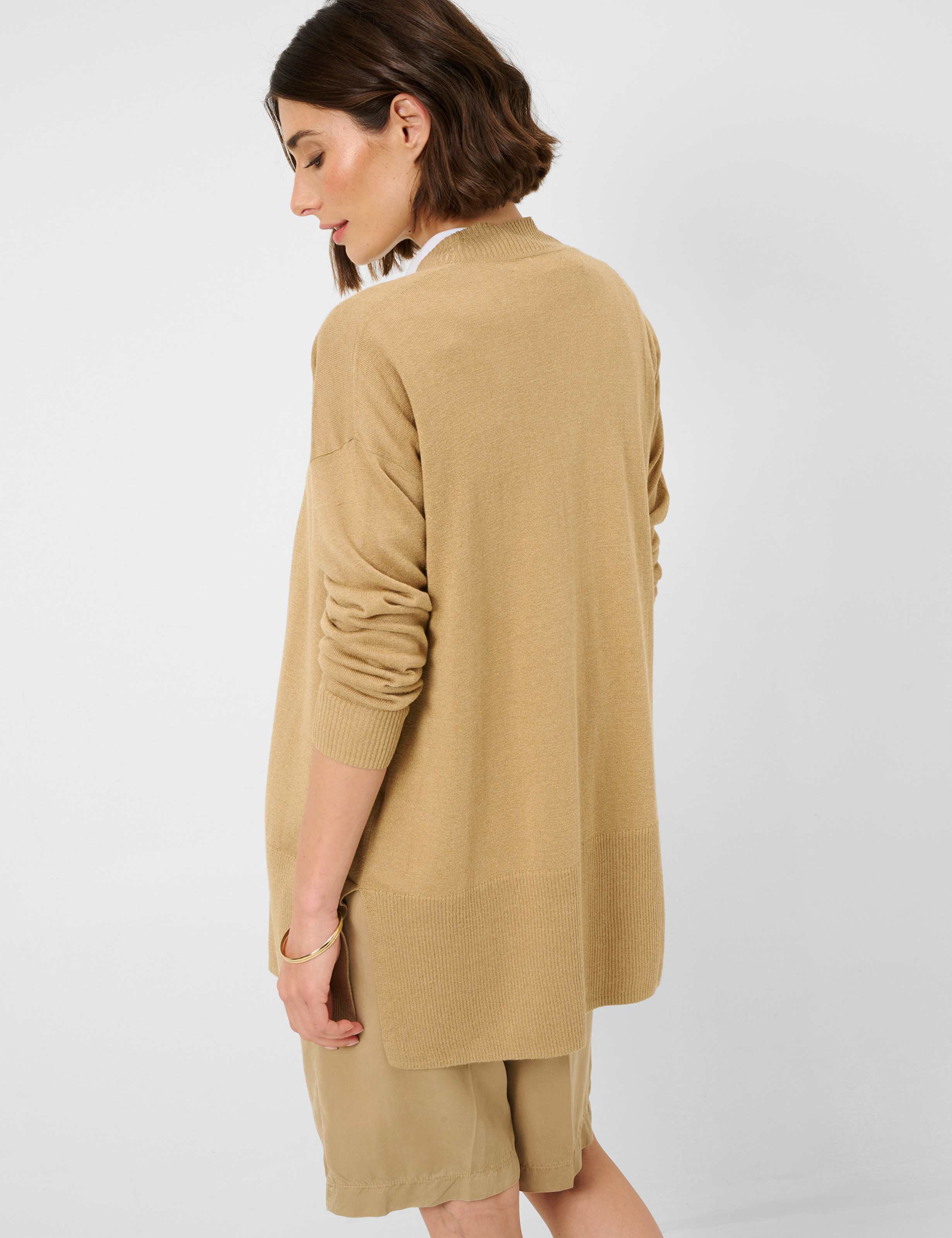 Women Style AMIE sand  Model back