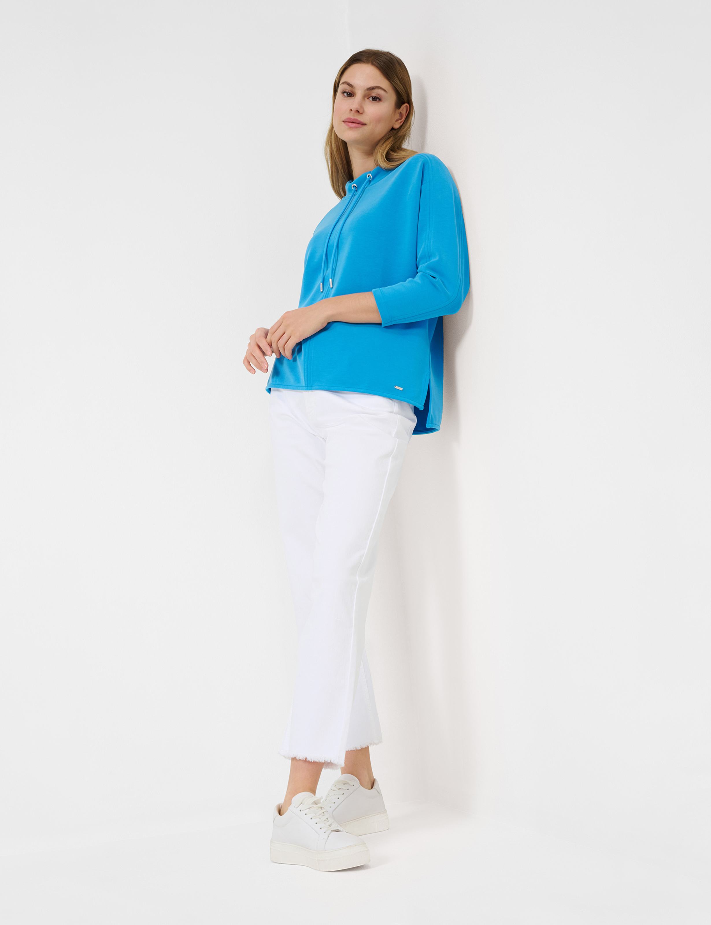 Women Style BEE sky blue  Model Outfit